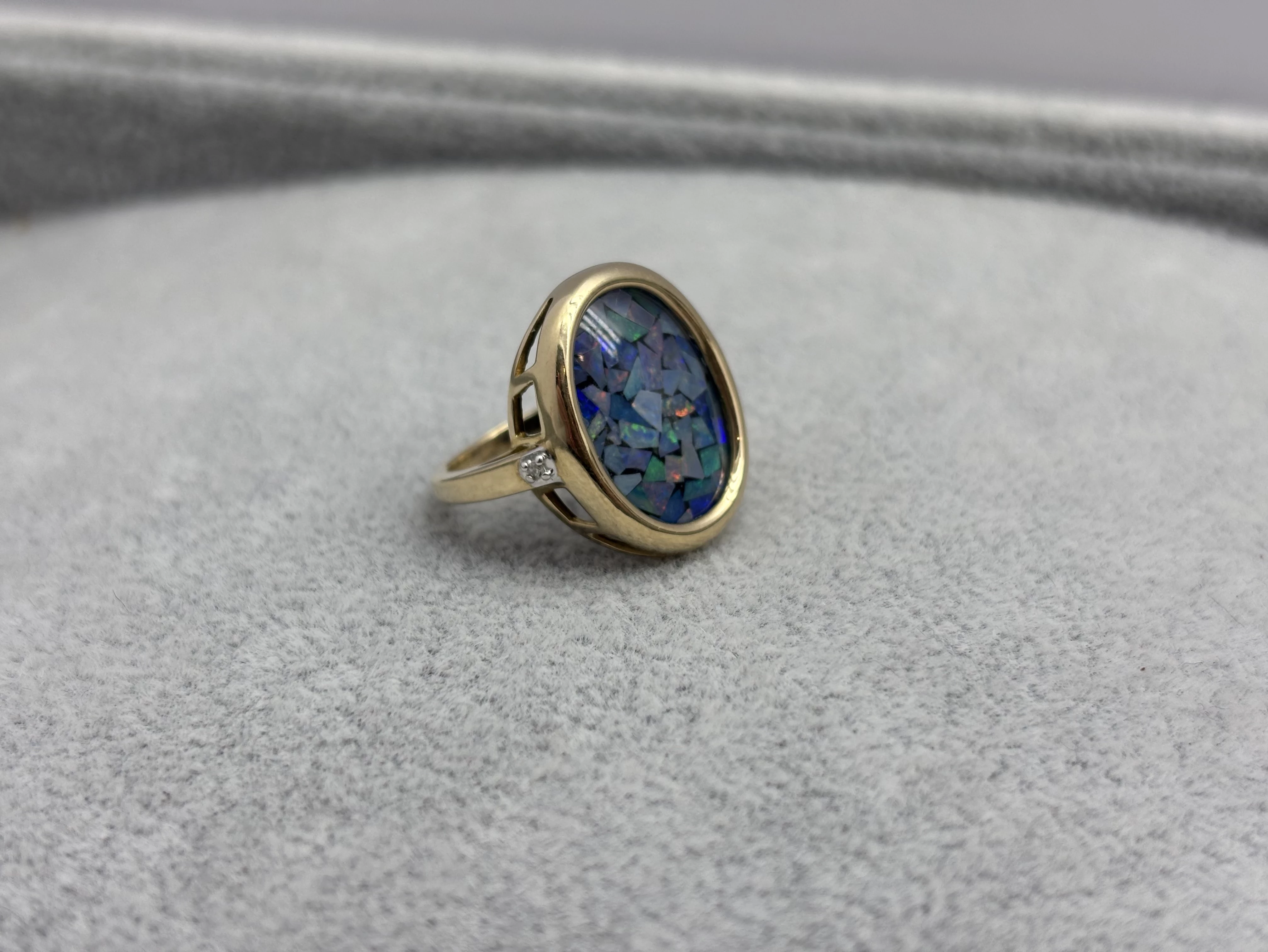 piekny-zloty-pierscionek-z-niebieskim-kamieniem-477g375-stan-11323-2