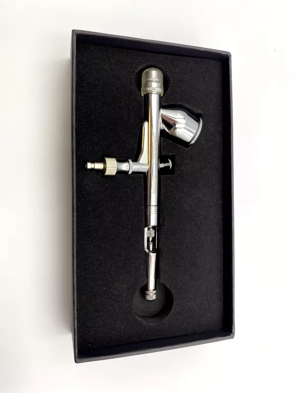 kompresor-w-zestawie-3-aerografy-waga-produktu-z-opakowaniem-jednostkowym-0545