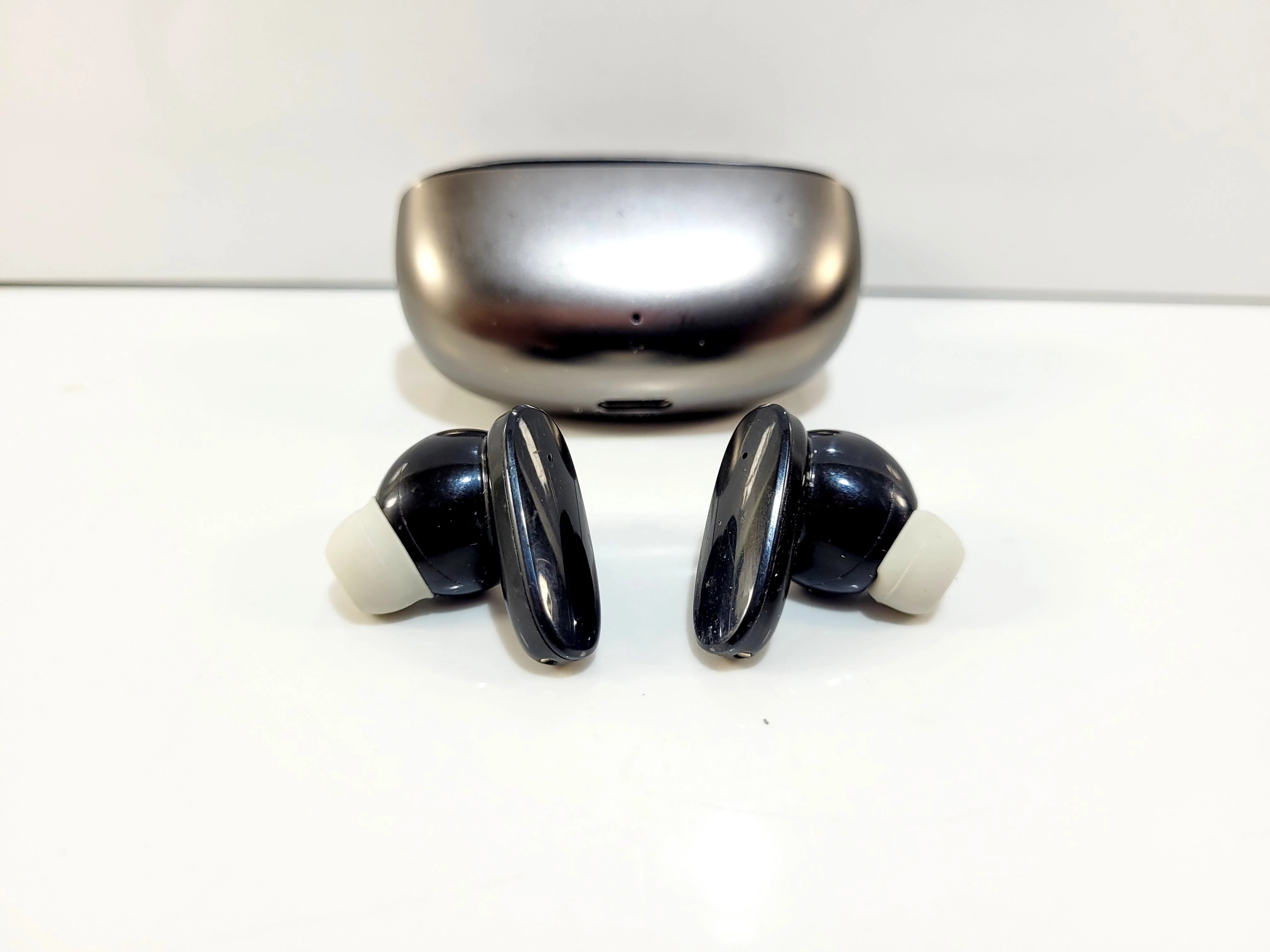 bezprzewodowe-sluchawki-douszne-z-funkcja-tlumienia-szumow-pulsar-kolor-dominujacy-129357-8