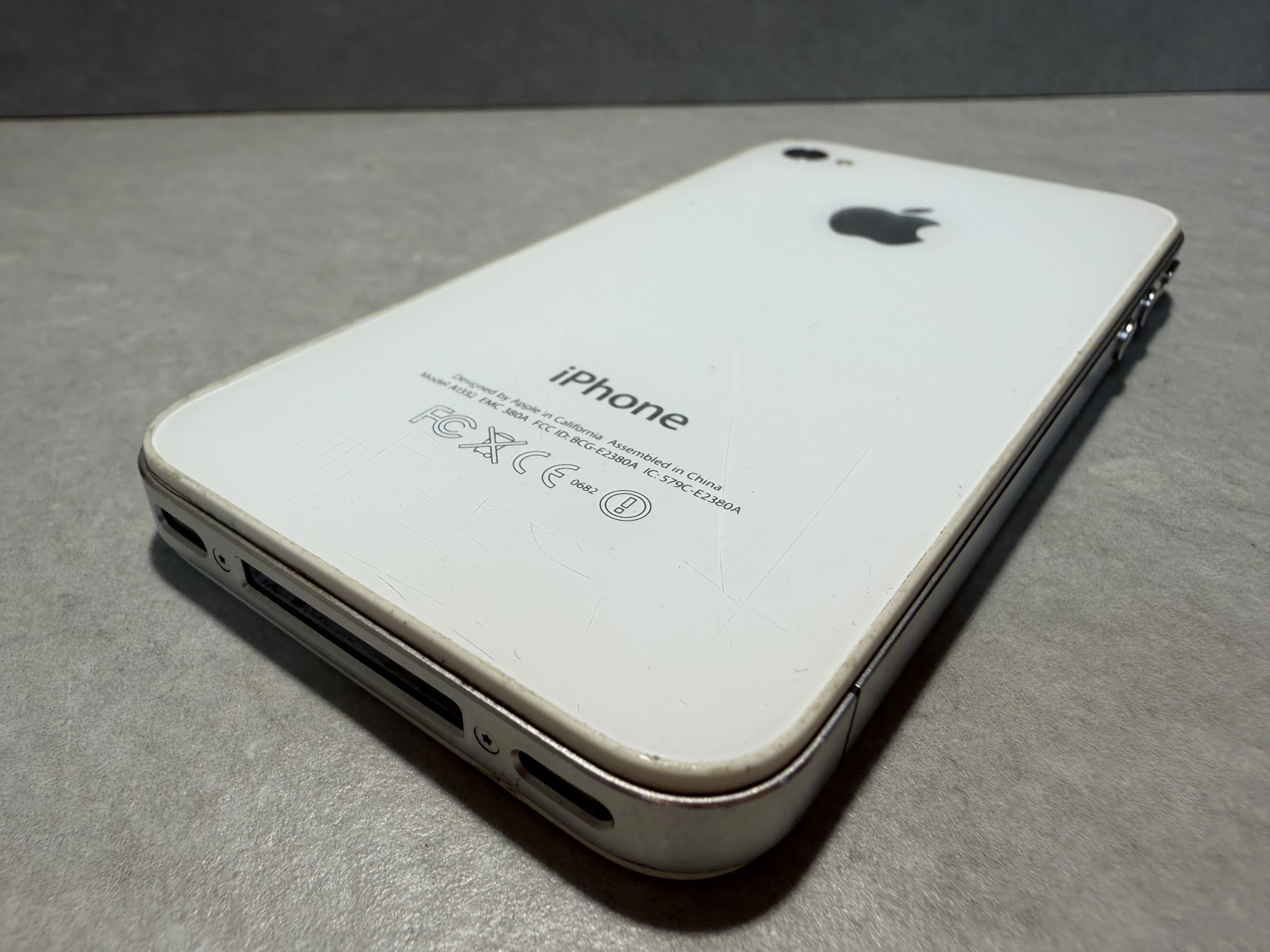telefon-iphone-4-16gb-wbudowana-pamiec-202869-214201