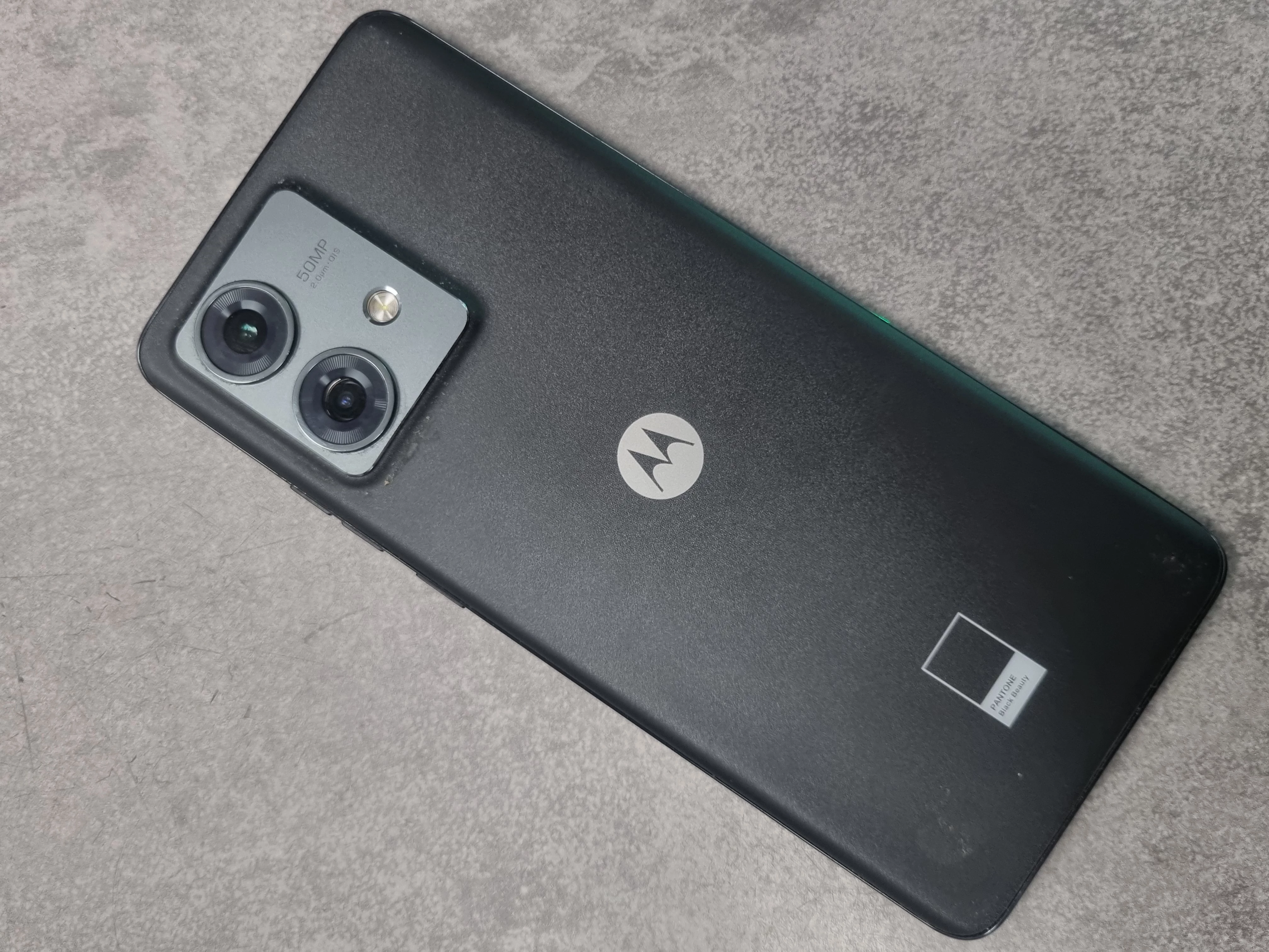 telefon-motorola-edge-40-neo-12256gb-stan-11323-2