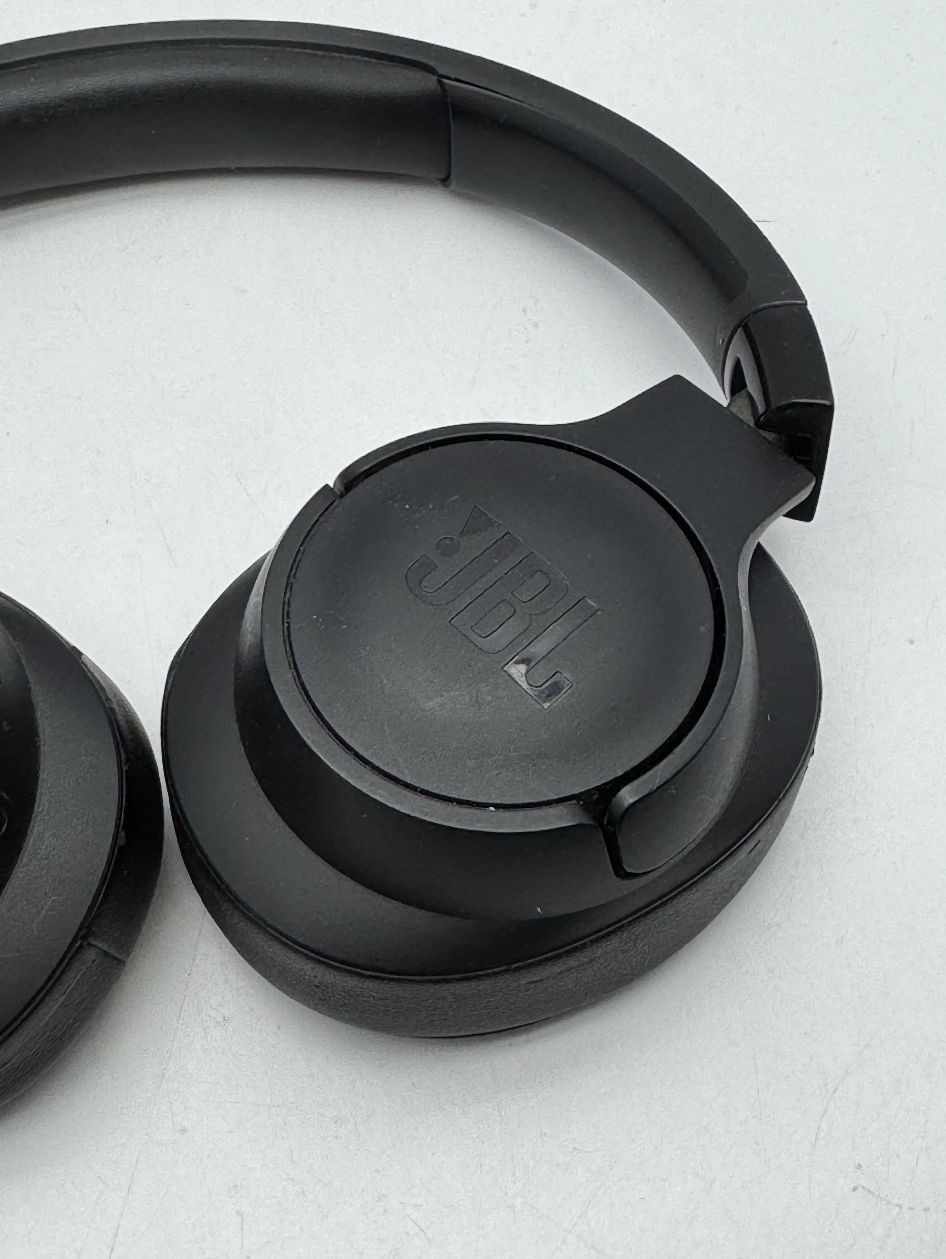 sluchawki-nauszne-jbl-tune-720-bt-czane-bez-okablowania-ean-gtin-6925281967061