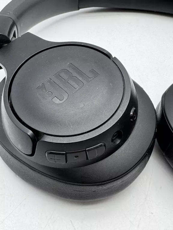 sluchawki-nauszne-jbl-tune-720-bt-czane-bez-okablowania-stan-11323-2