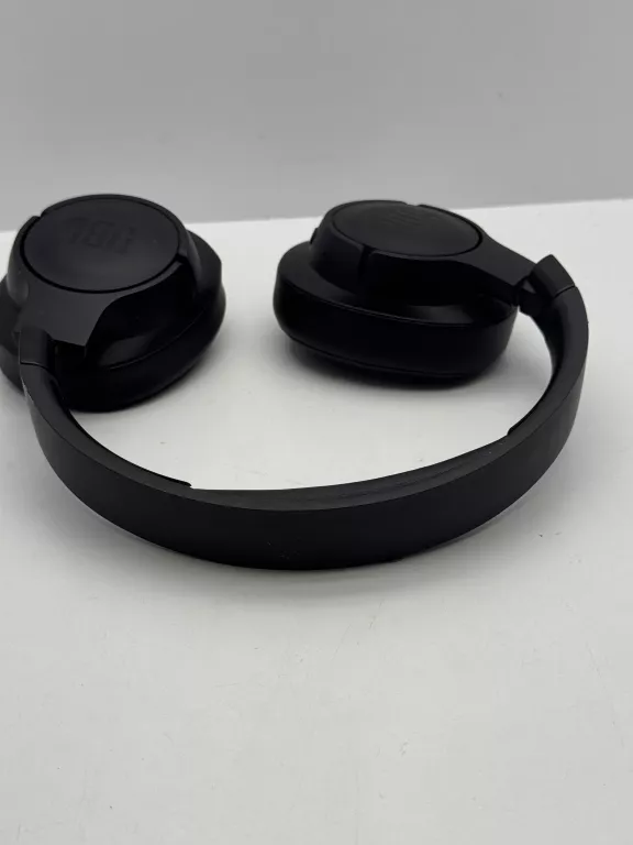 sluchawki-nauszne-jbl-tune-720-bt-czane-bez-okablowania-transmisja-sygnalu-203713-217785