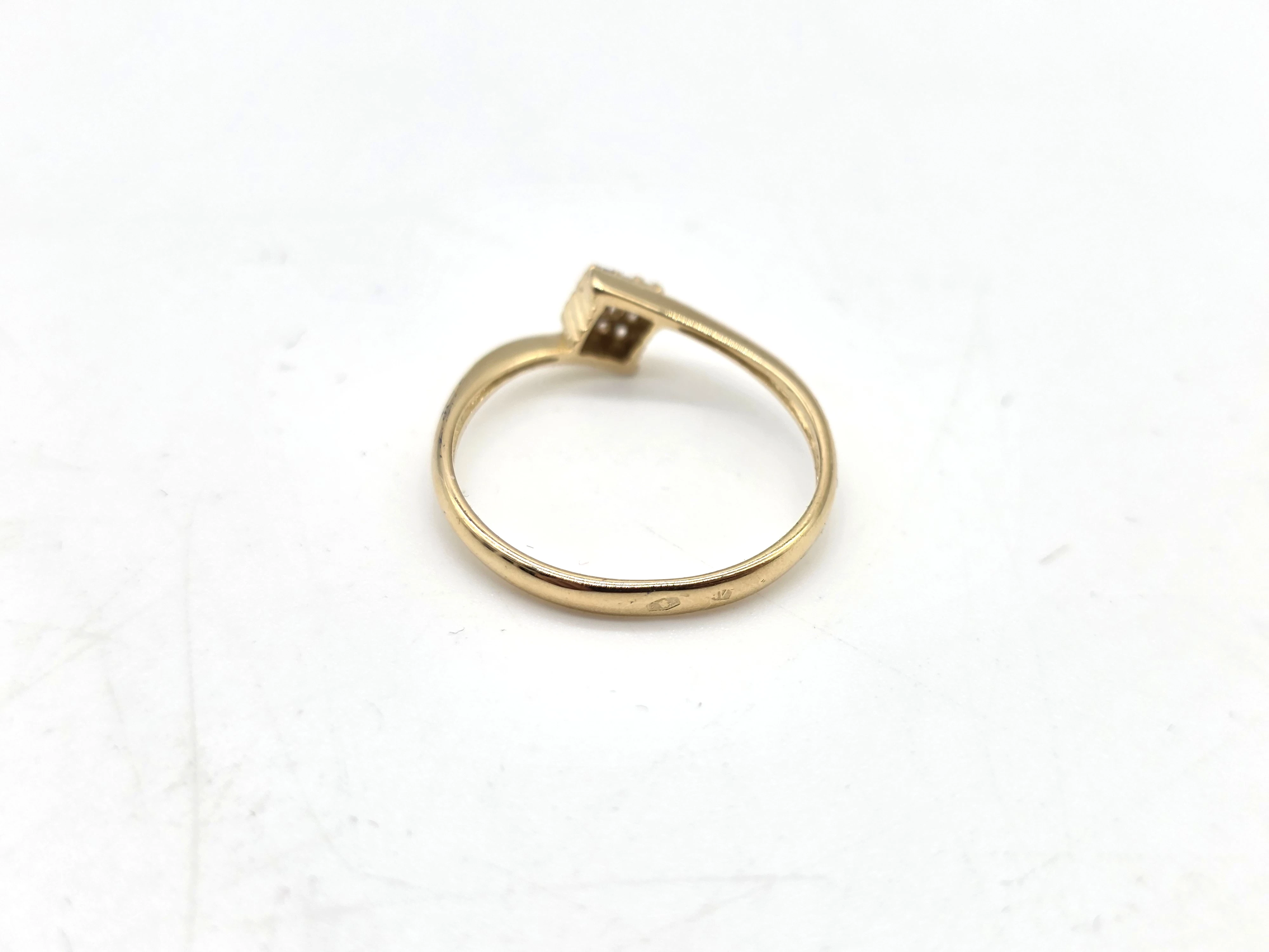 piekny-zloty-pierscionek-14k-585-r19-178g-kolor-249512-1647429