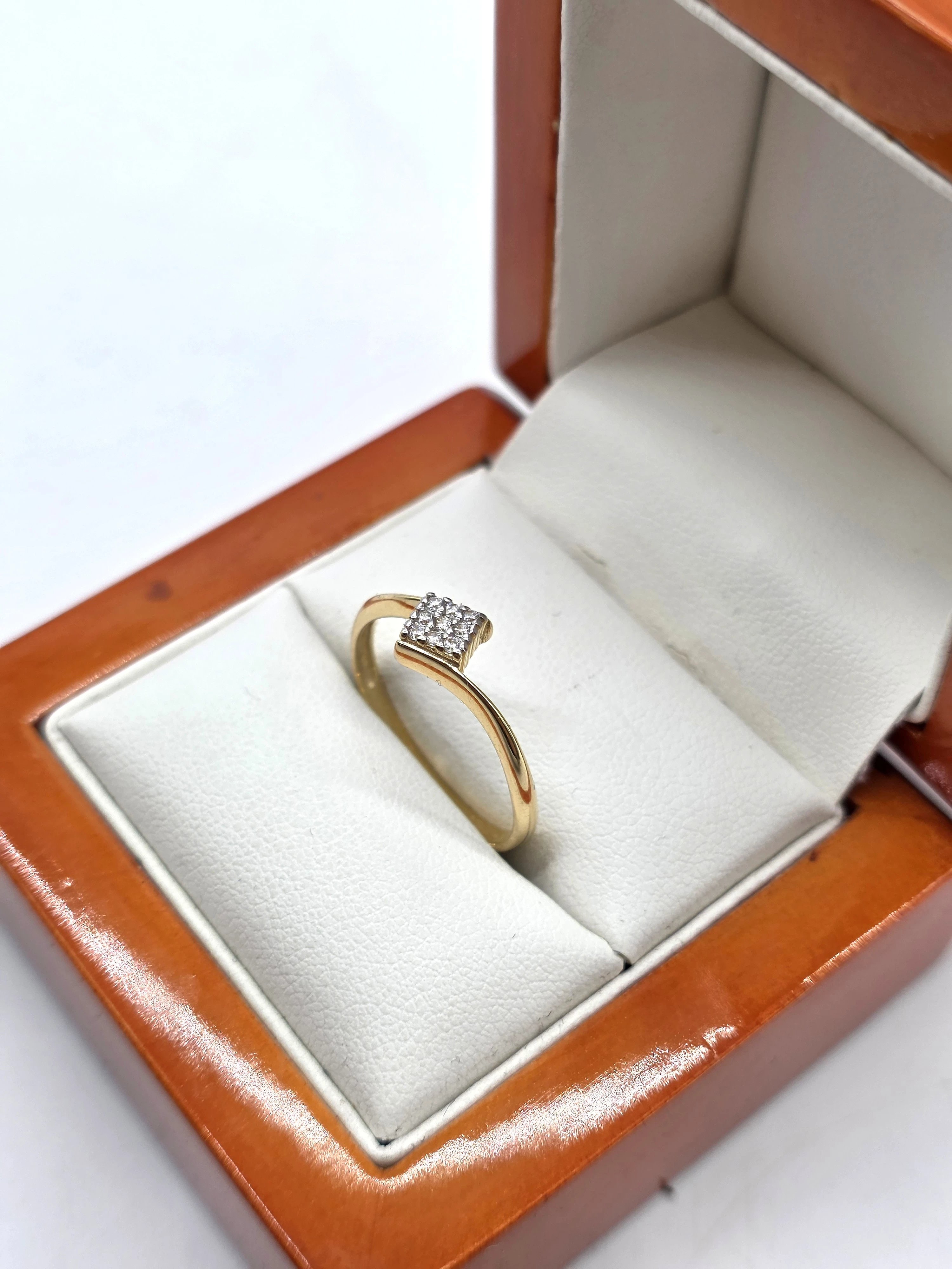 piekny-zloty-pierscionek-14k-585-r19-178g-stan-11323-2