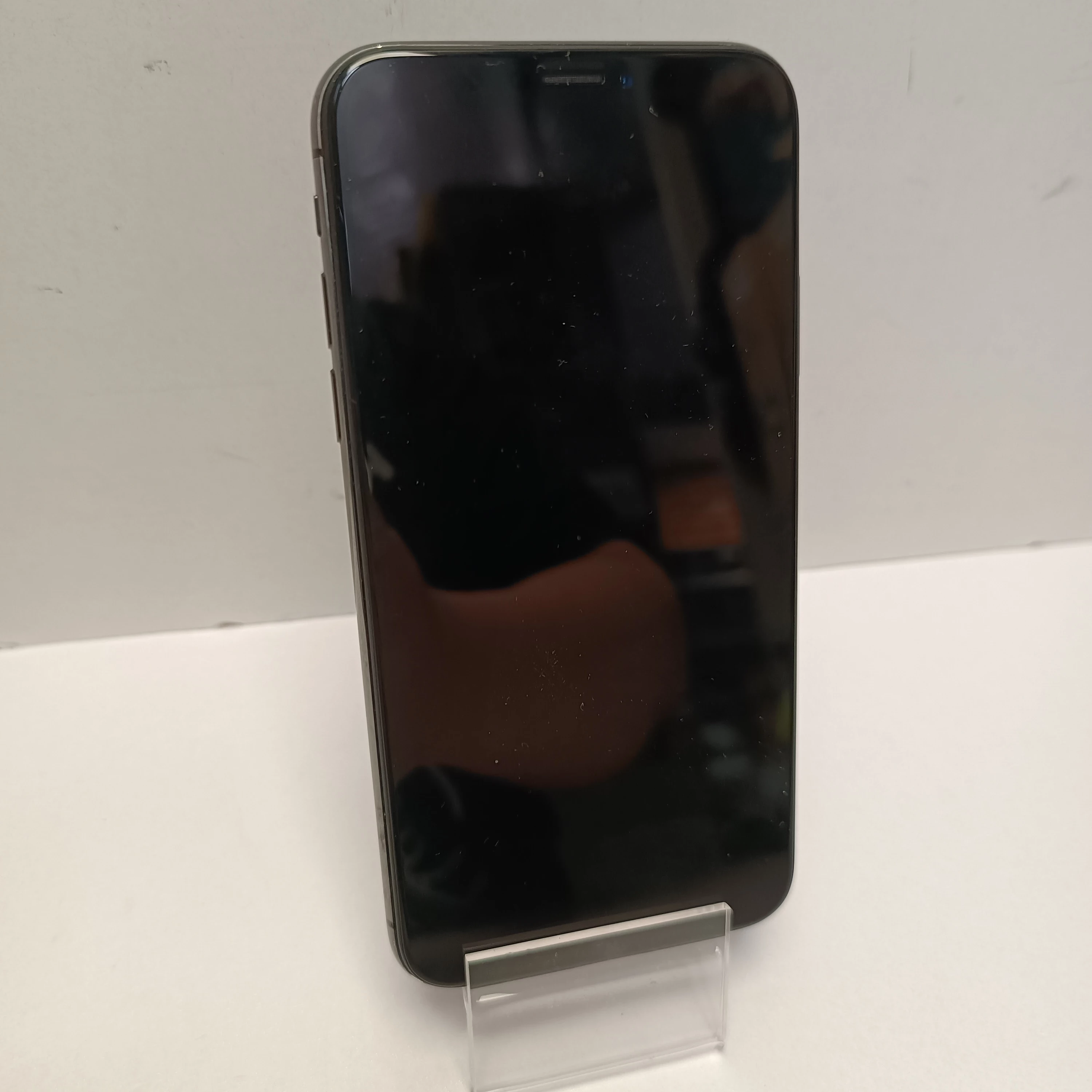 telefon-iphone-x-64gb-76-bat-przekatna-ekranu-610