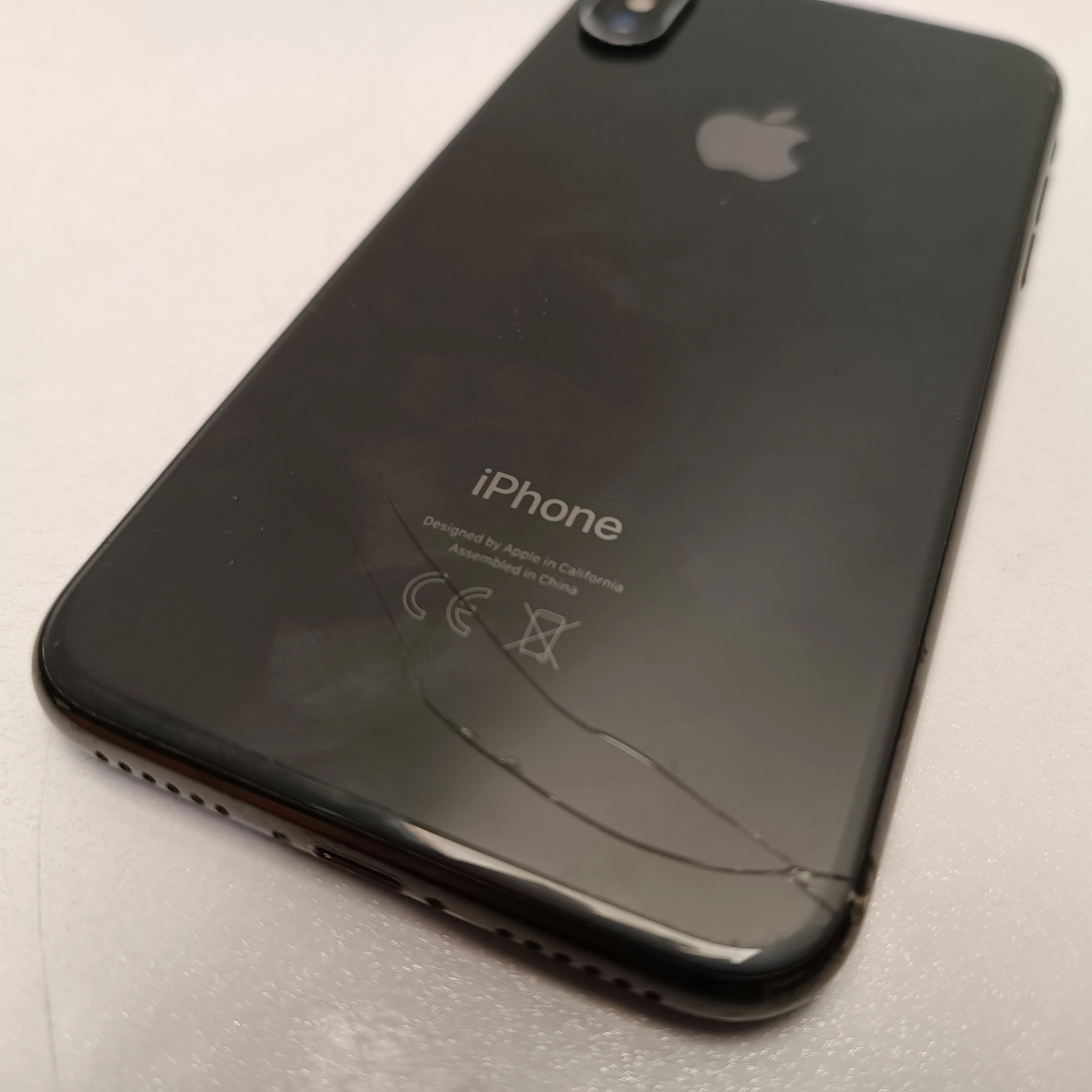 telefon-iphone-x-64gb-76-bat-typ-202685-212929