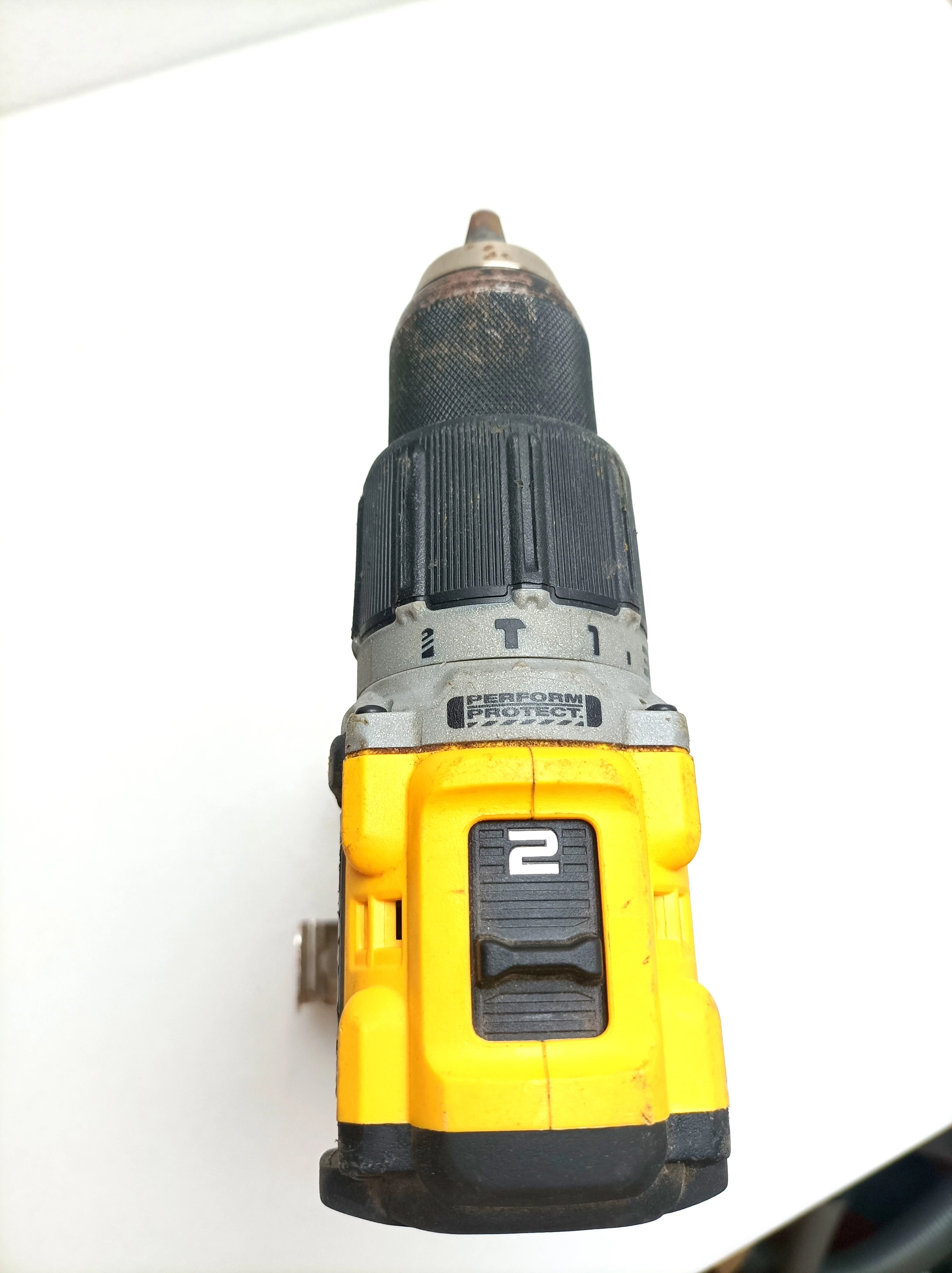 wkretarka-dewalt-dcd805-akumualtor-ladowarka-pojemnosc-akumulatora-500