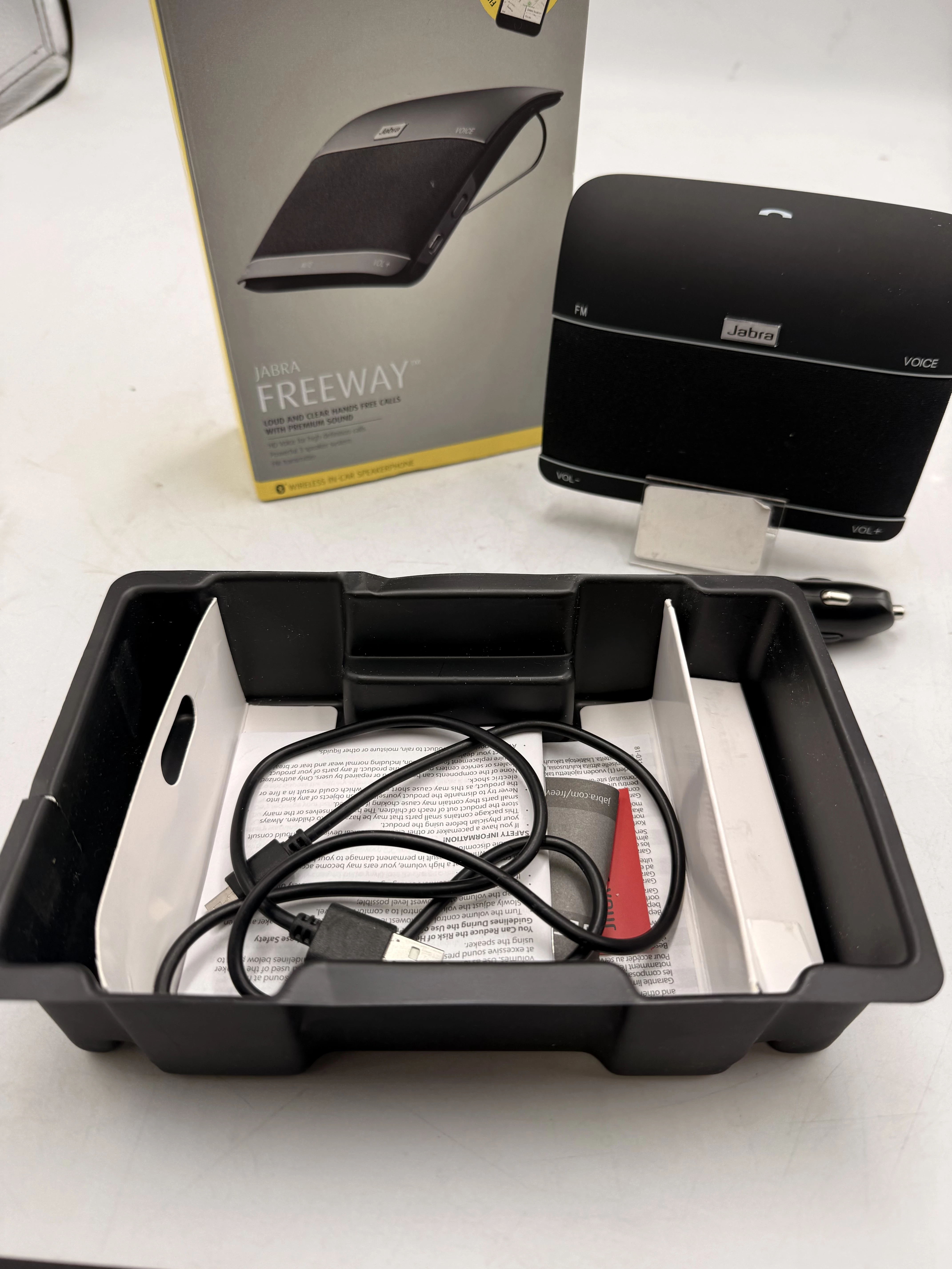 bezprzewodowy-zestaw-glosnomowiacy-bluetooth-jabra-freeway-hfs100-ean-gtin-5707055019777