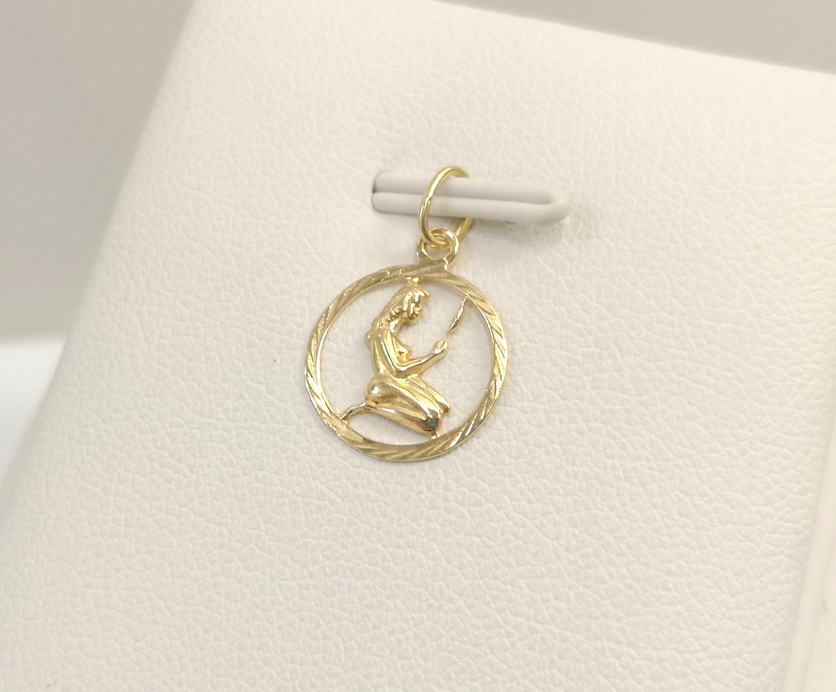 zlota-zawieszka-panna-585-044g-ean-gtin-5905868205466