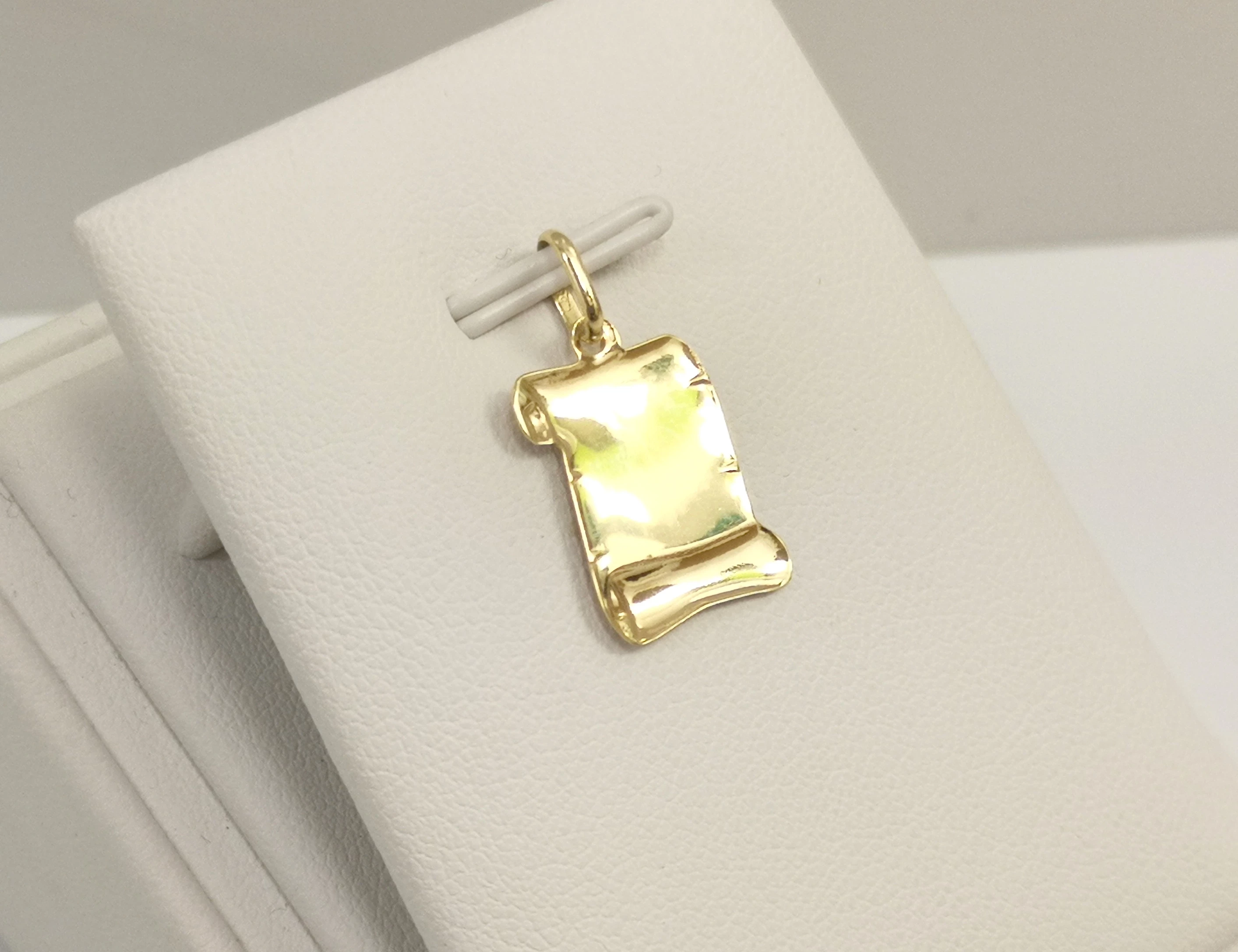 zlota-zawieszka-litera-a-585-080g-rodzaj-2205-16