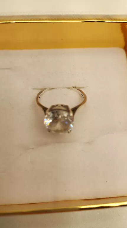 wyjatkowy-srebrny-pierscionek-925365g-kamien-17088-524288