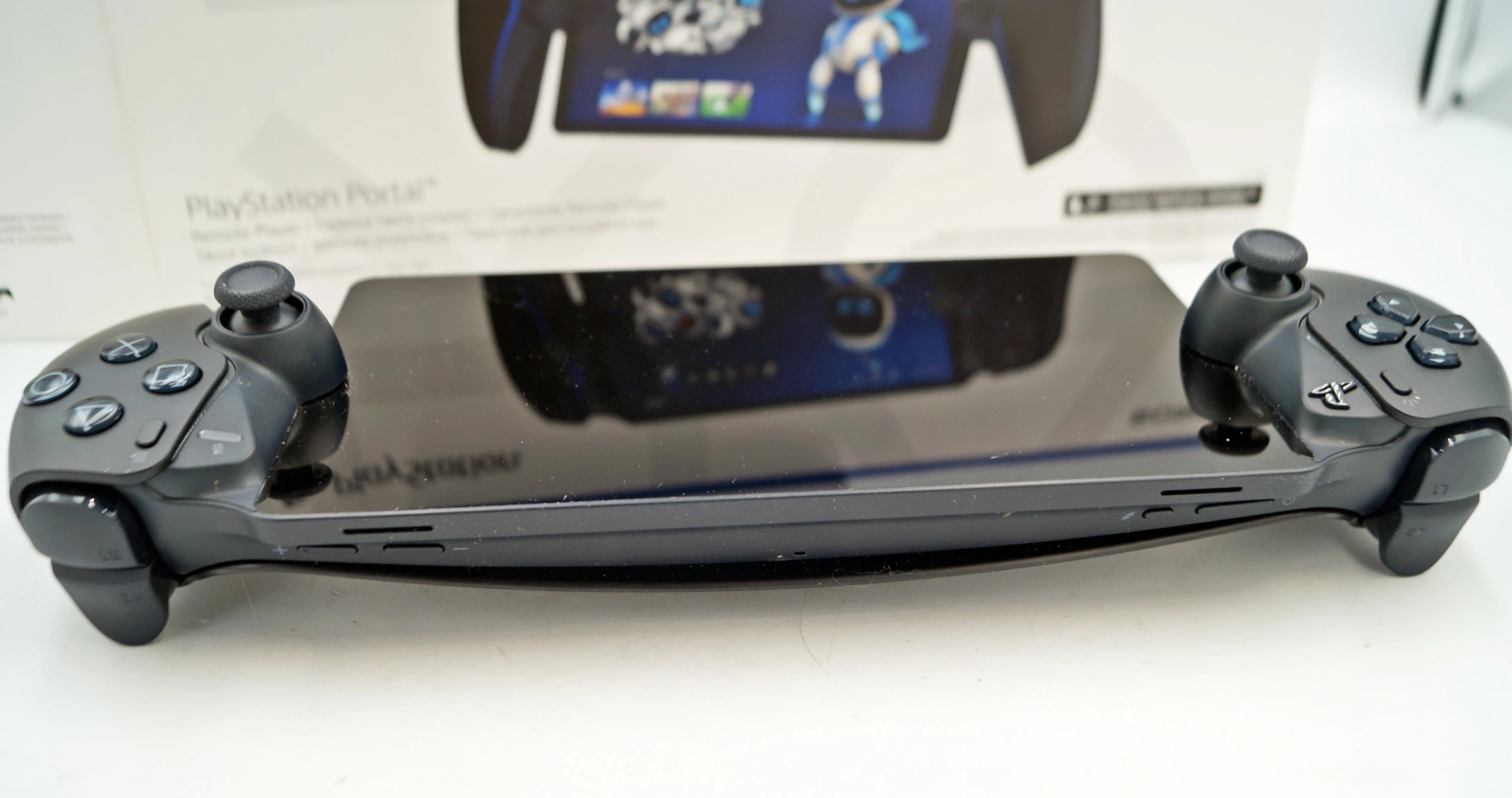 konsola-przenosna-sony-playstation-5-portal-midnight-black-w-pudelku-waga-produktu-z-opakowaniem-jednostkowym-1460