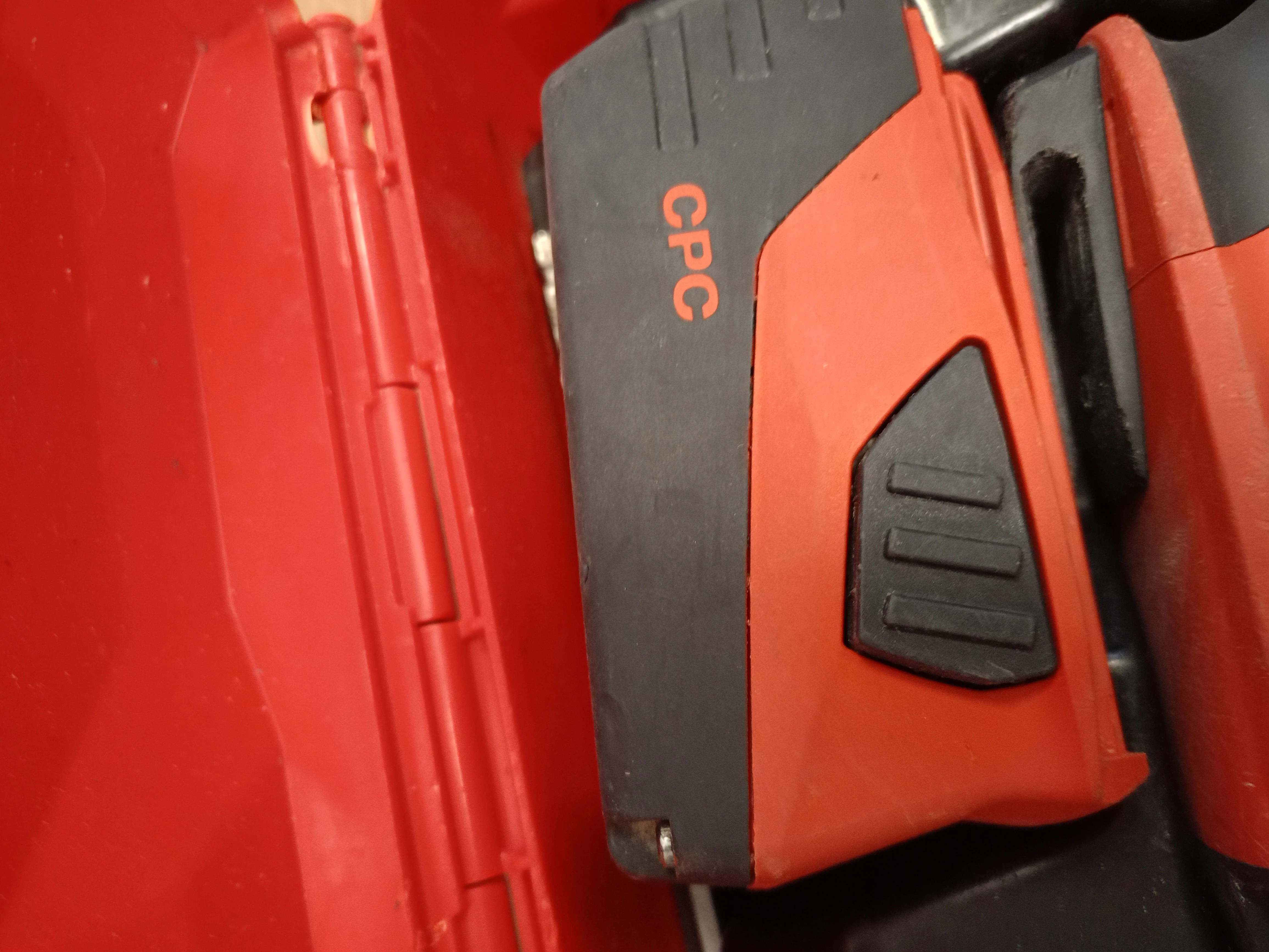 wkretarka-do-plyt-hilti-sd-5000-a22-walizka-2x-aku-lad-pojemnosc-akumulatora-520