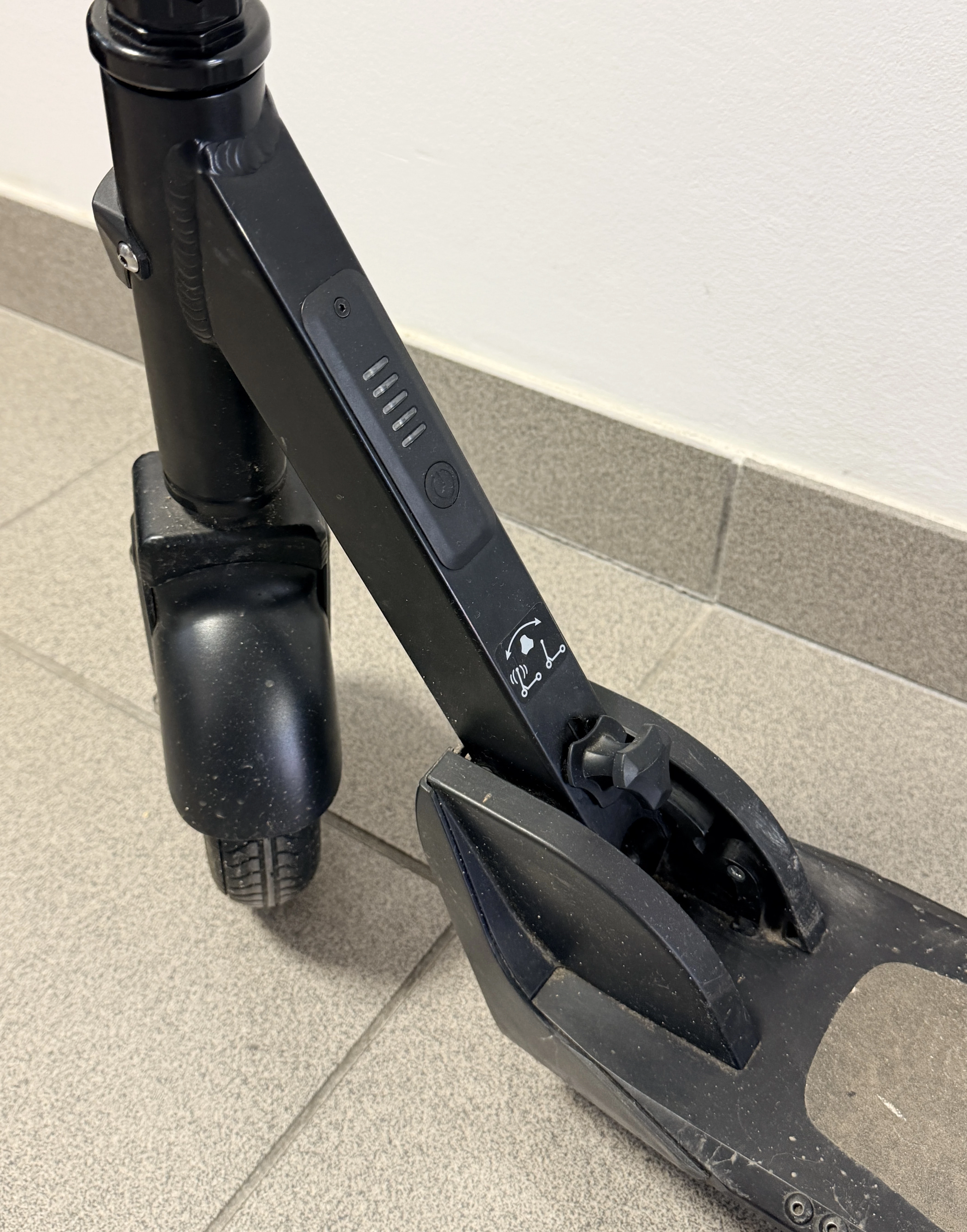 hulajnoga-elektryczna-razor-e-prime-air-250w-model-e-prime-air