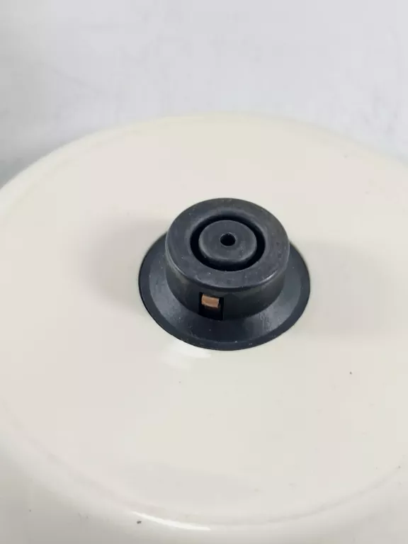 czajnik-elektryczny-optimum-cj-1050-kremowy-1100w-stan-11323-2