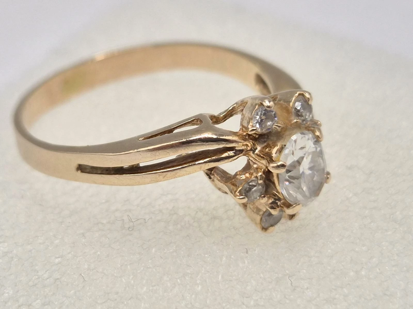 zloty-pierscionek-cyrkonia-585-14k-278g-r15-rodzaj-2205-2