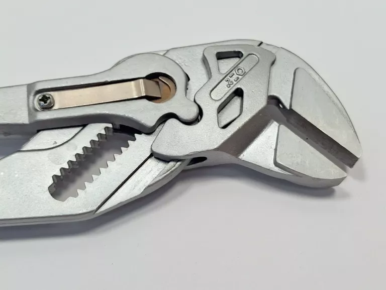 szczypce-nastawne-z-przyciskiem-blokujacym-cr-v-250mm-sc613q250-kod-producenta-60324