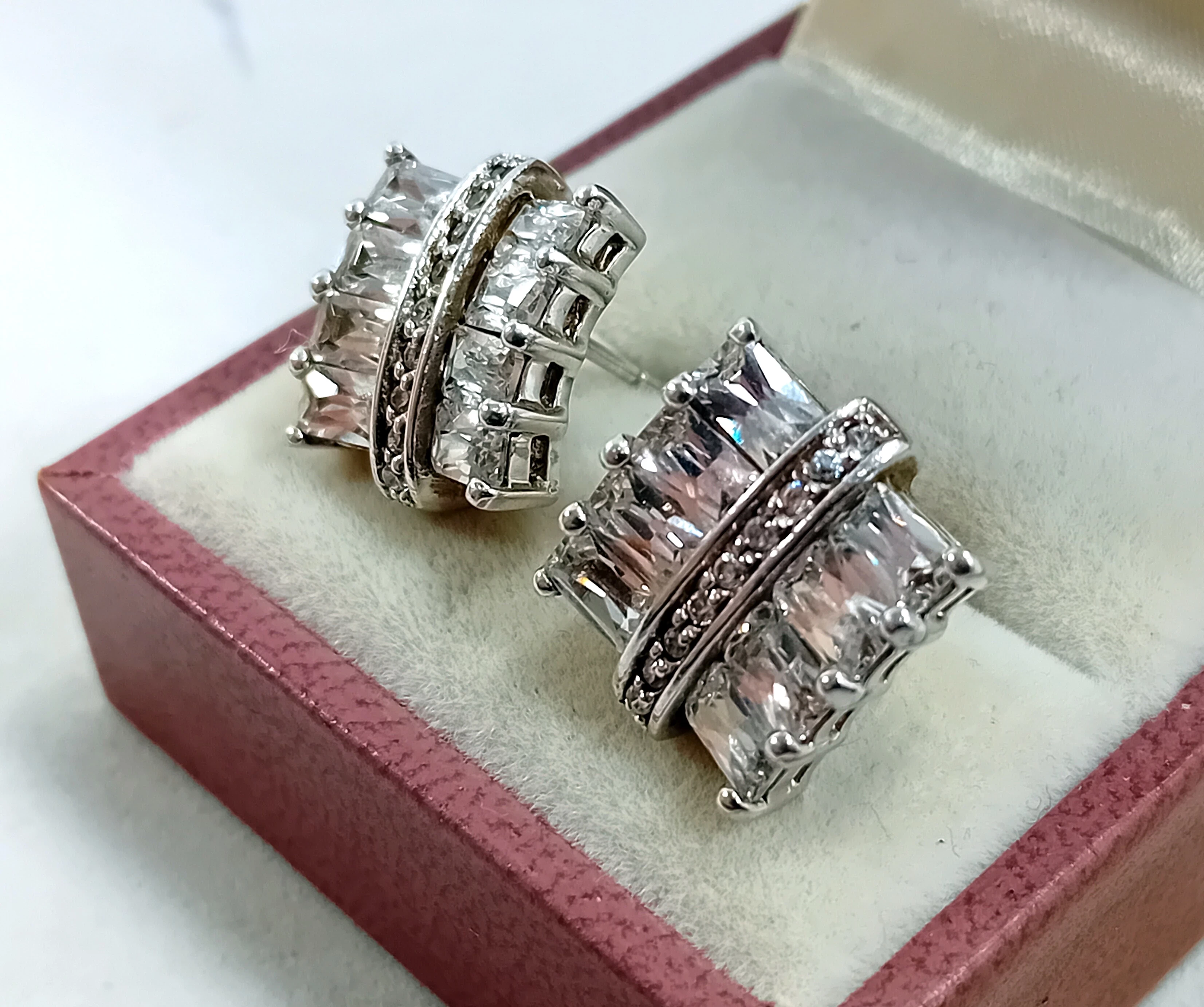 blyszczace-srebrne-kolczyki-pr925-material-dominujacy-223721-2048