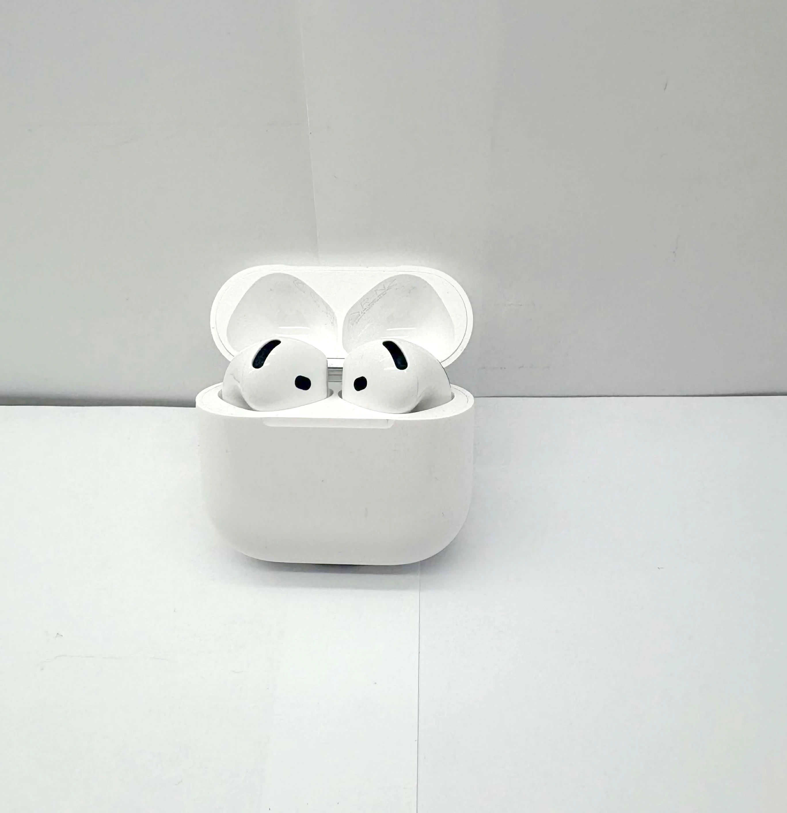 sluchawki-apple-airpods-4-ean-gtin-195949688591