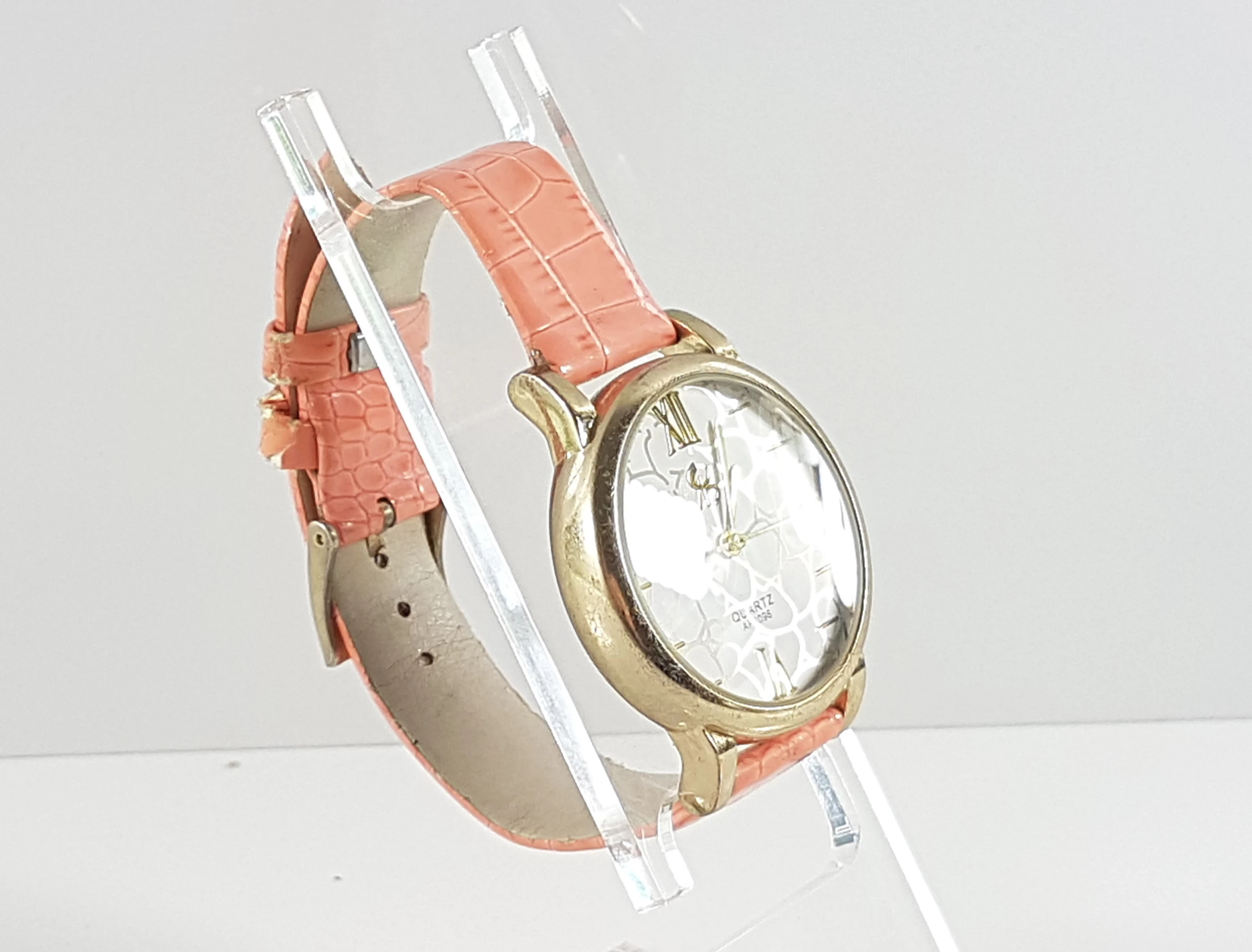 zegarek-damski-quartz-lososiowy-pasek-mechanizm-18738-1