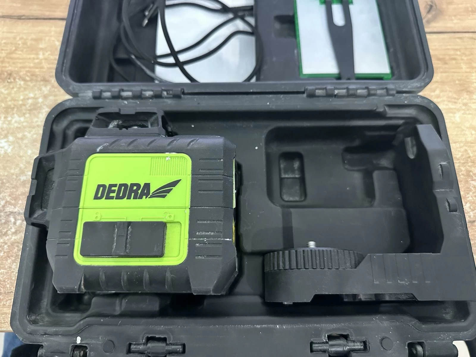 laser-krzyzowy-dedra-mc0907-walizka-stary-rynek-9-sroda-wlkp