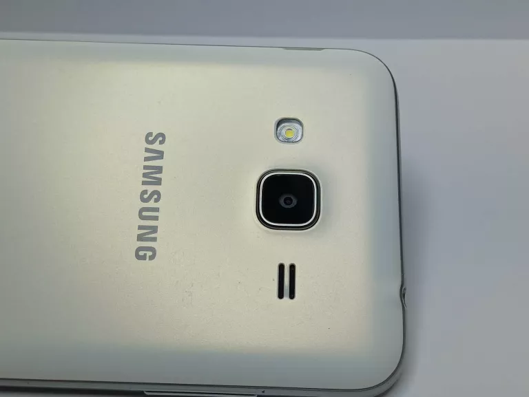 telefon-samsung-j3-przekatna-ekranu-500