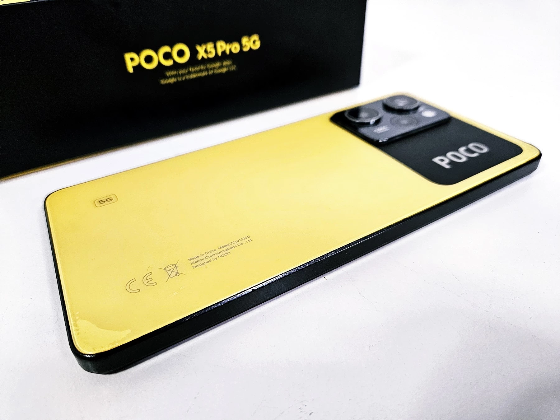 telefon-poco-x5-pro-5g-8256gb-pudelko-gw-do-11-12-2025-kod-producenta-22101320g