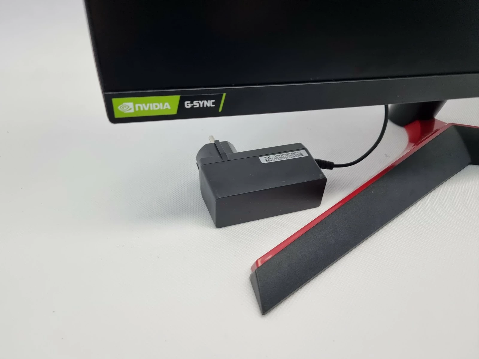 monitor-lg-27gn800p-b-27-ultragear-144hz-ips-1ms-freesync-g-sync-2560x1440-przekatna-ekranu-cale-2700