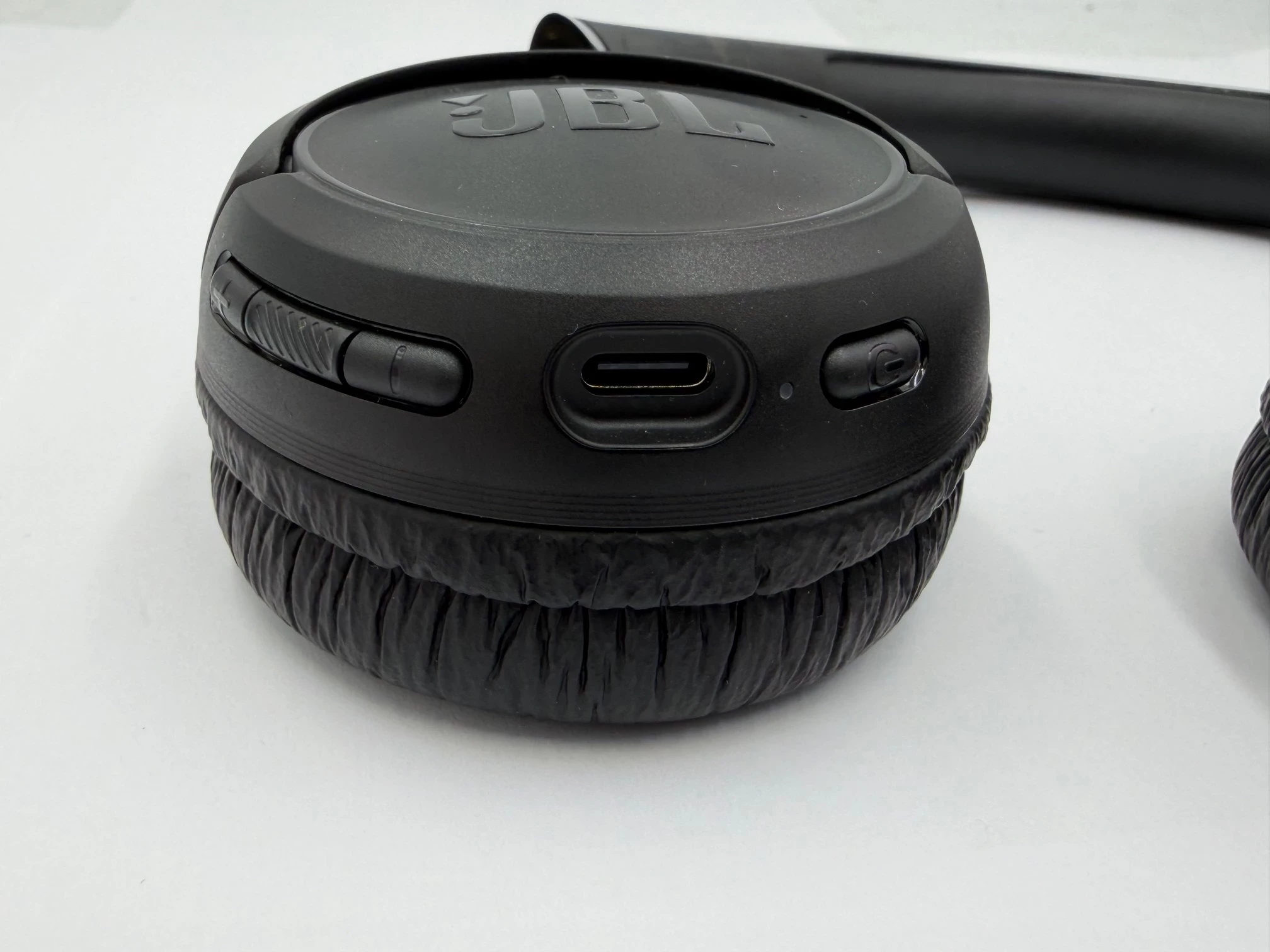 sluchawki-jbl-530bt-same-sluchawki-kolor-dominujacy-129357-3