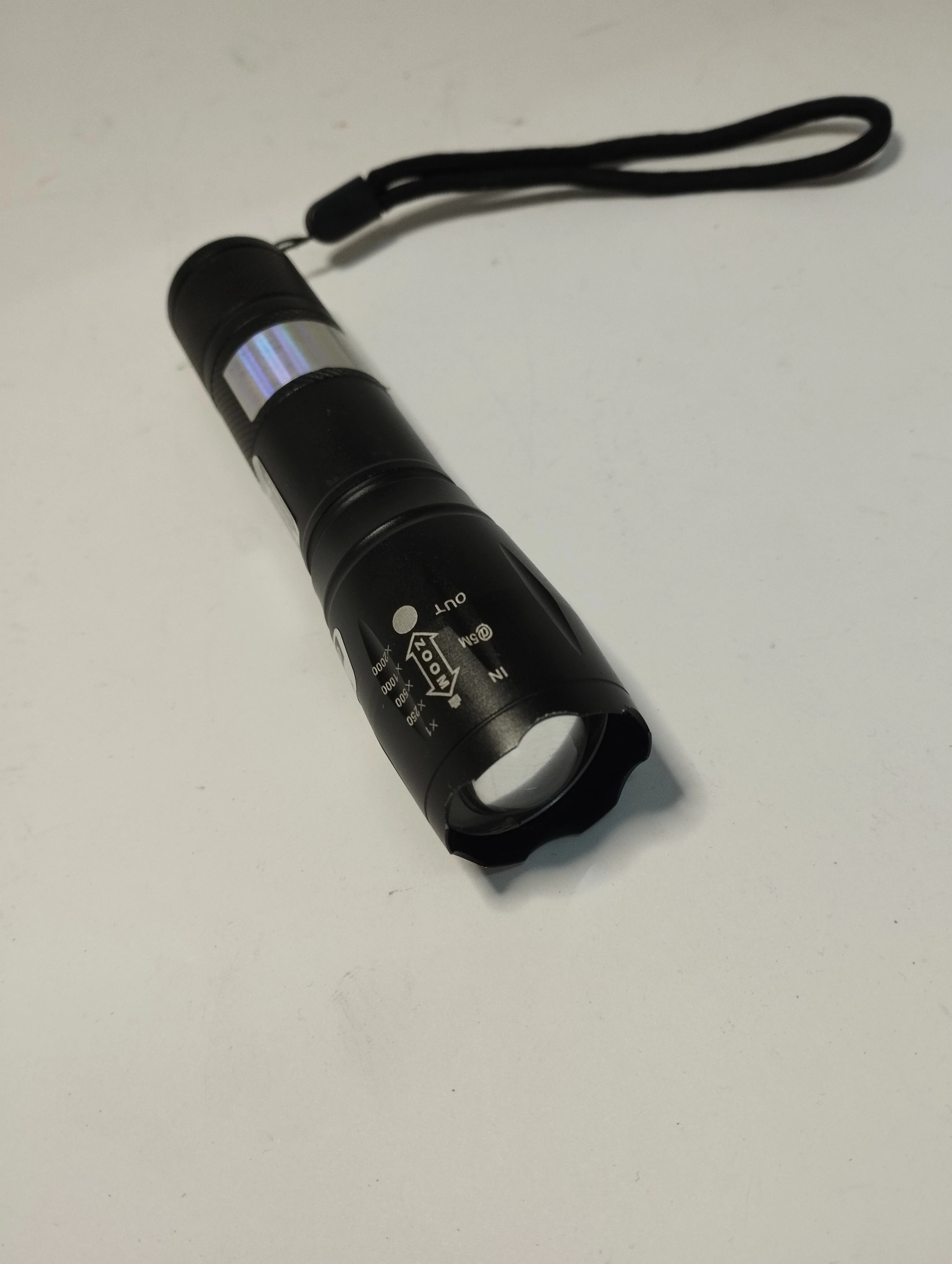 czarna-latarka-xml-t6-kod-producenta-1777