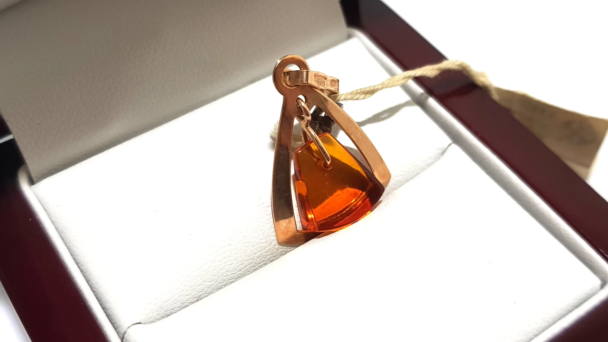 wyrob-jubilerski-uzywany-zlota-zawieszka-trojkatna-pr585-110g-17x22cm-material-15835-2