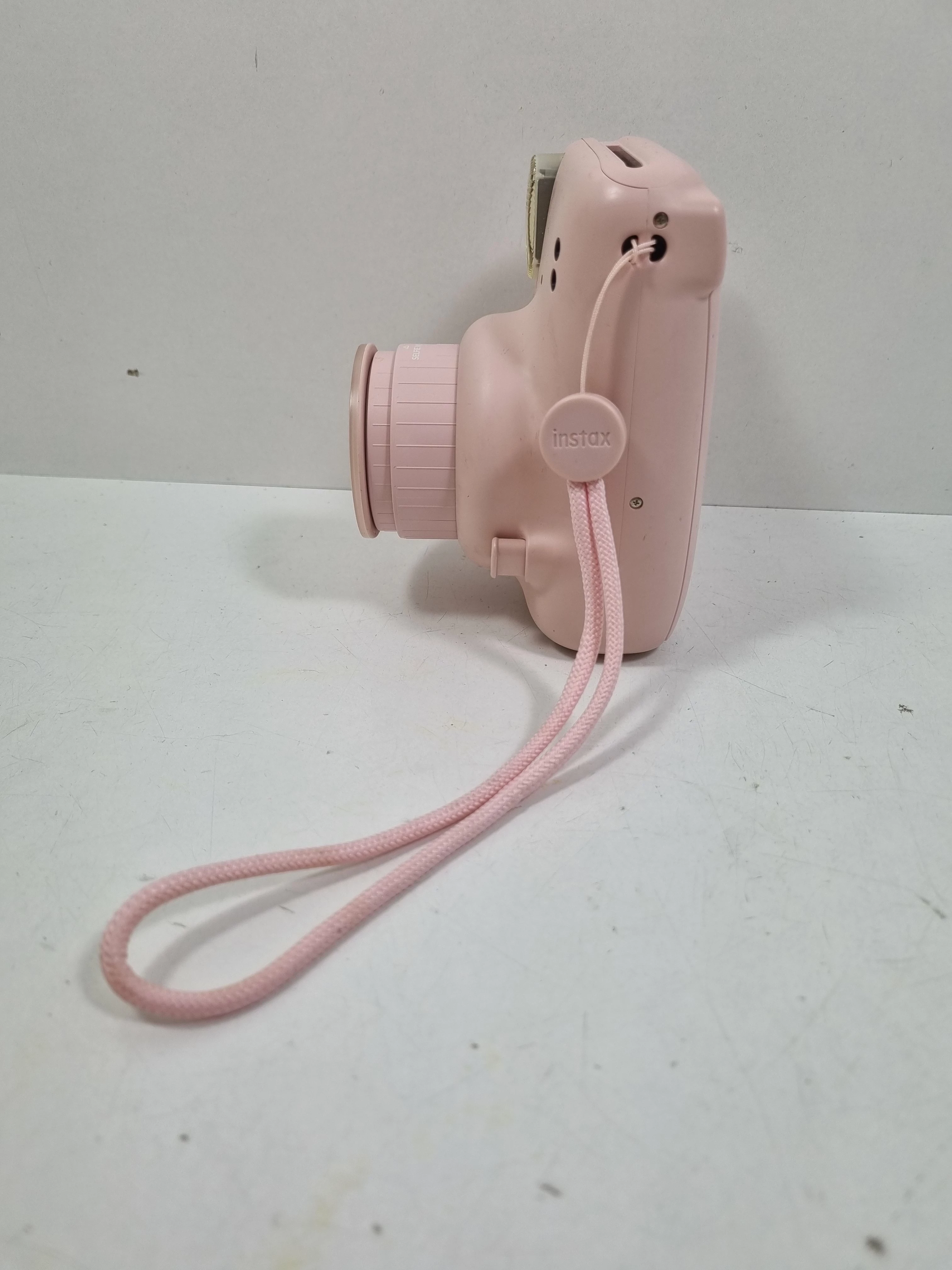 aparat-fujifilm-instax-mini-11-blush-pink-opis-marka-248811-1950970