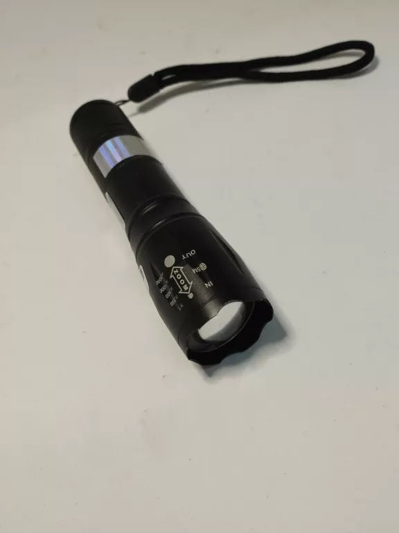 czarna-latarka-xml-t6-kod-producenta-1777