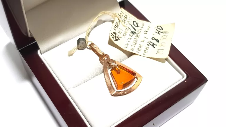 wyrob-jubilerski-uzywany-zlota-zawieszka-trojkatna-pr585-110g-17x22cm-ean-gtin-5900025518793