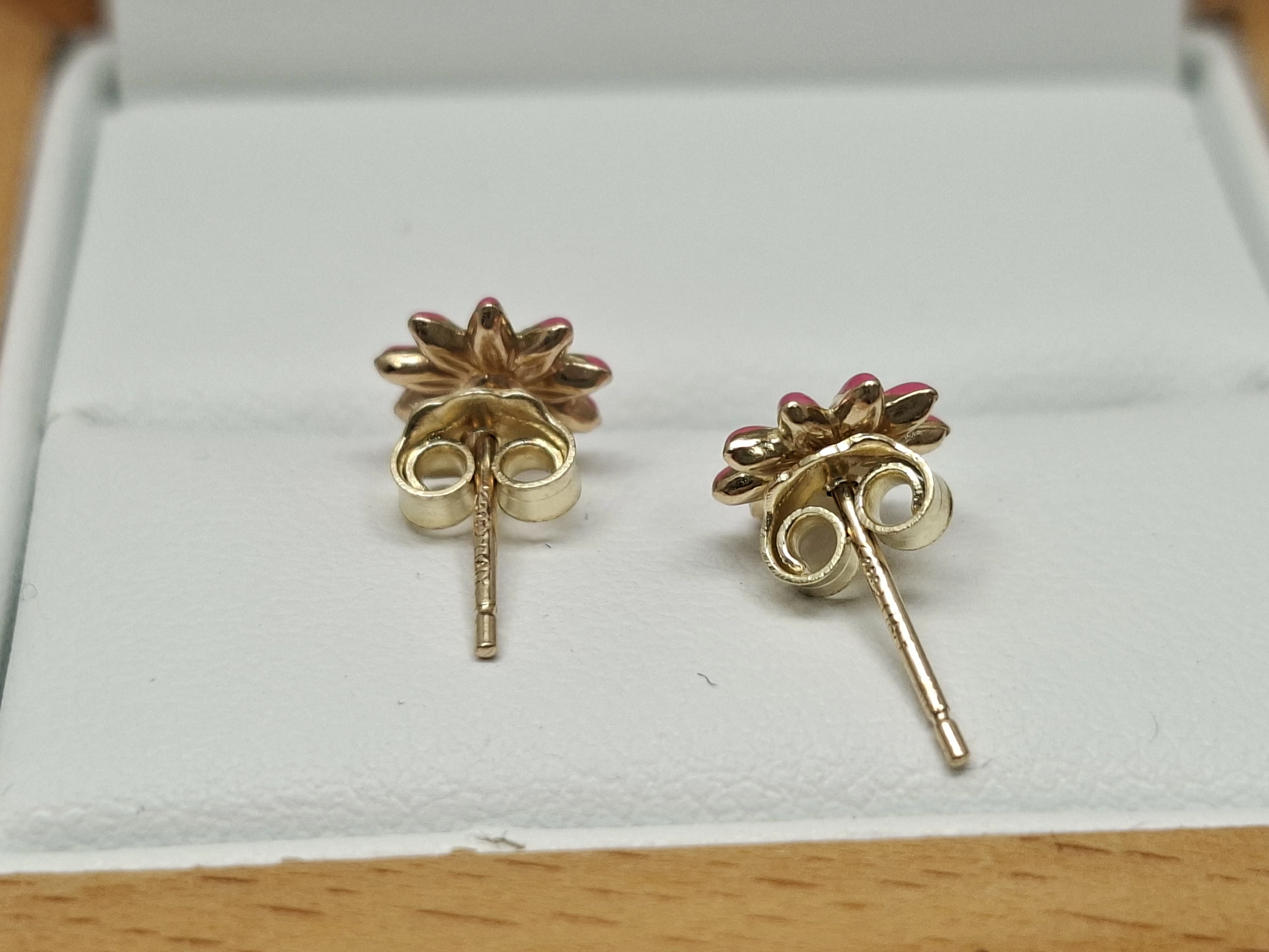 delikatne-zlote-kolczyki-sztyft-kwiatki-067-585-rodzaj-zapiecia-2207-1