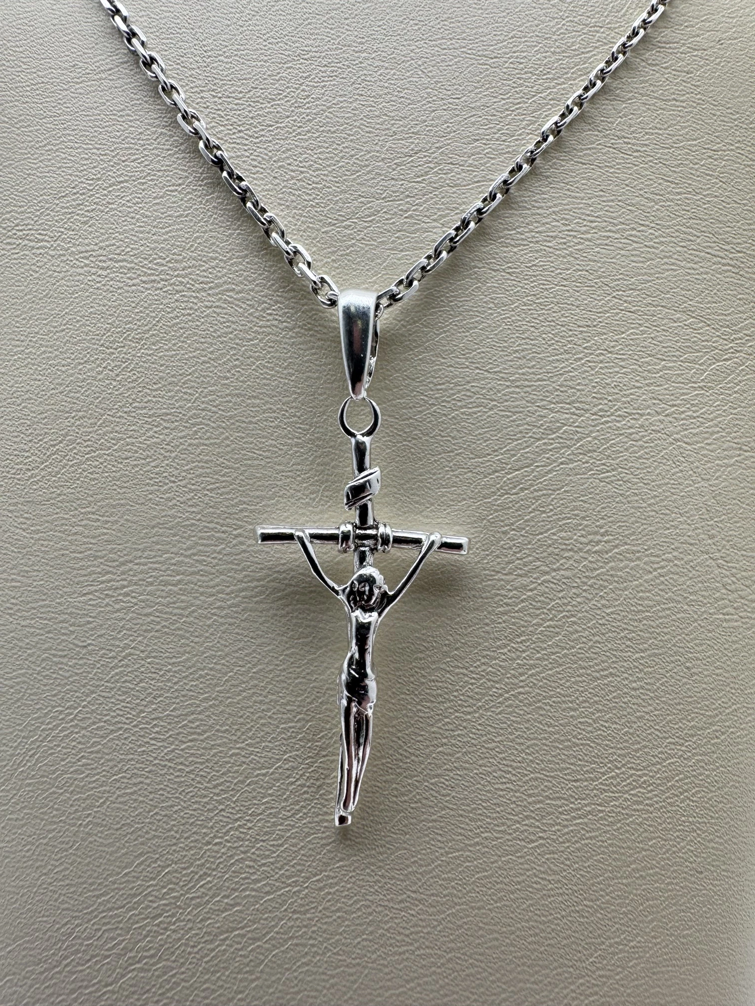 srebrny-lancuszek-z-krzyzykiem-1015g-p925-dl-68cm-stan-11323-2