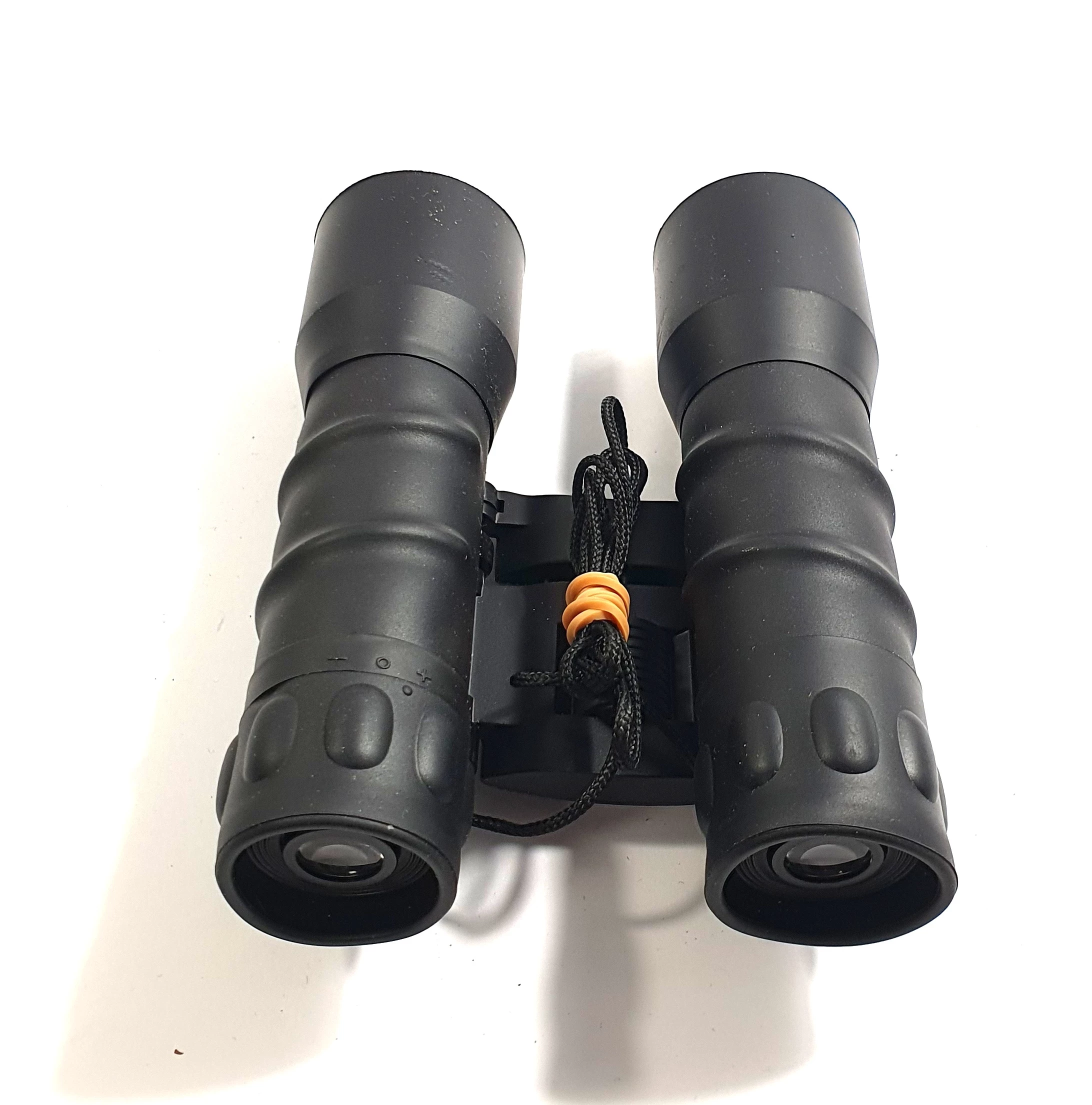 lornetka-turystyczna-wildtrek-22x32futeral-marka-248811-958954