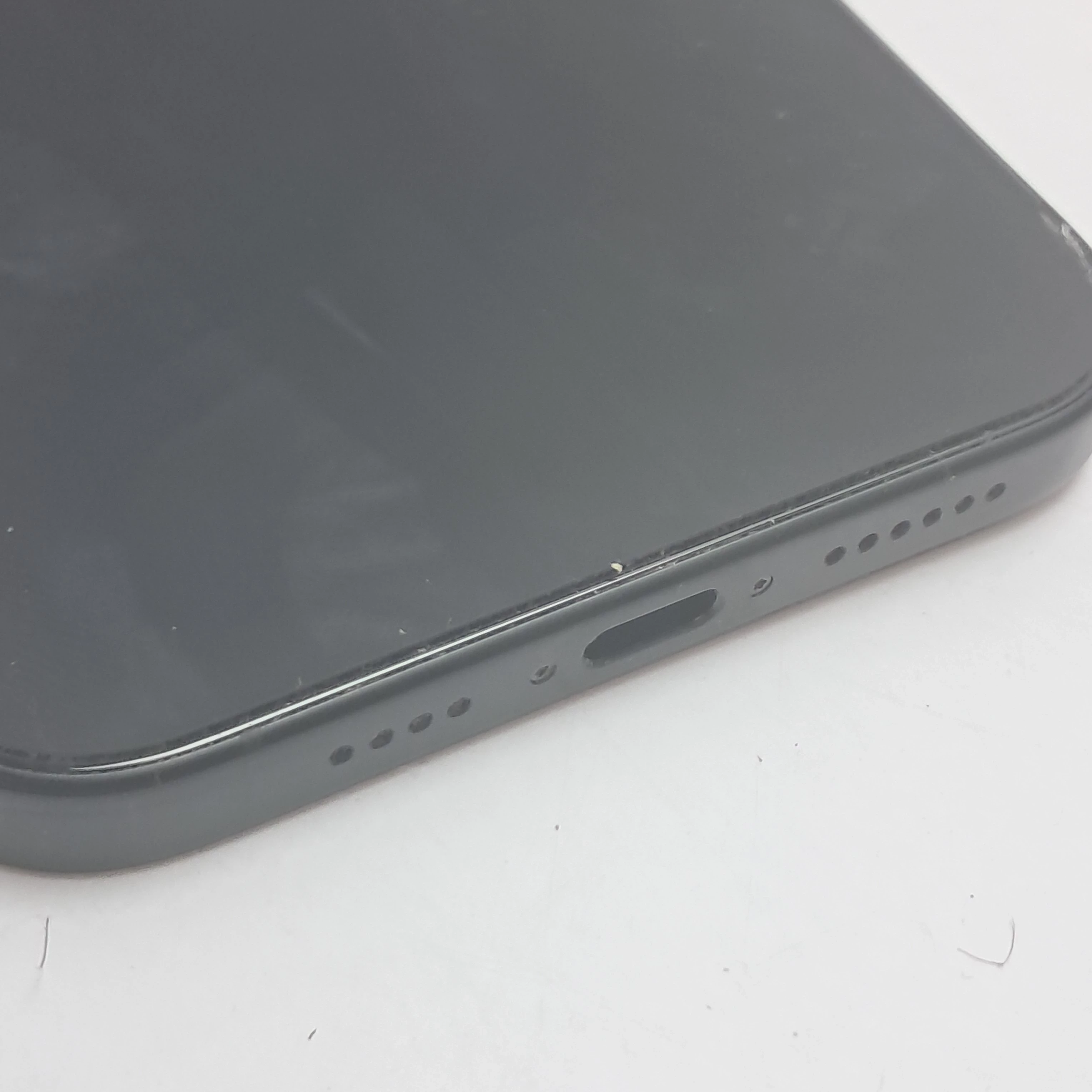 telefon-iphone-16-plus-kod-producenta-mxvu3hxa