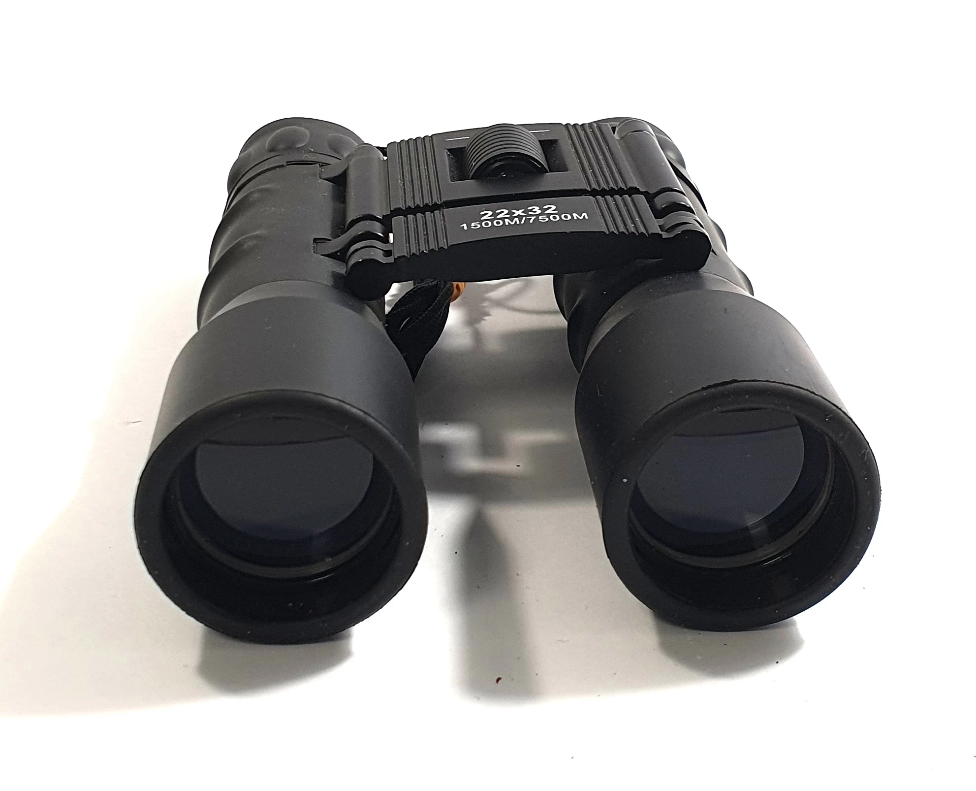 lornetka-turystyczna-wildtrek-22x32futeral-stan-11323-2