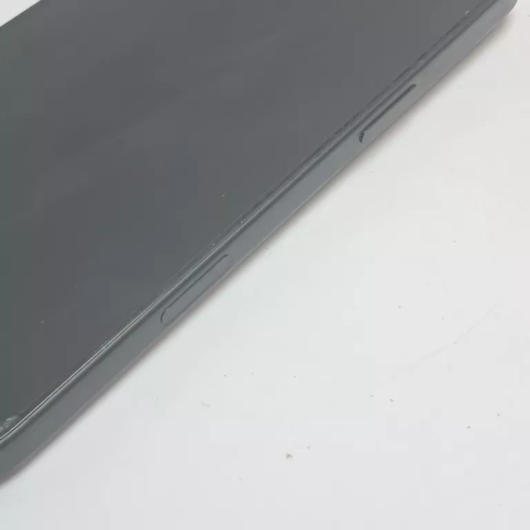 telefon-iphone-16-plus-przekatna-ekranu-670