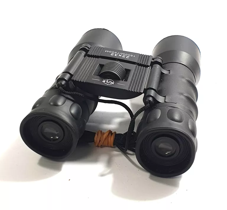 lornetka-turystyczna-wildtrek-22x32futeral-model-wt-l