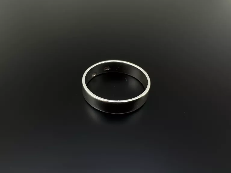 klasyczna-srebrna-obraczka-220g-p935-r-14-kamien-17088-524288