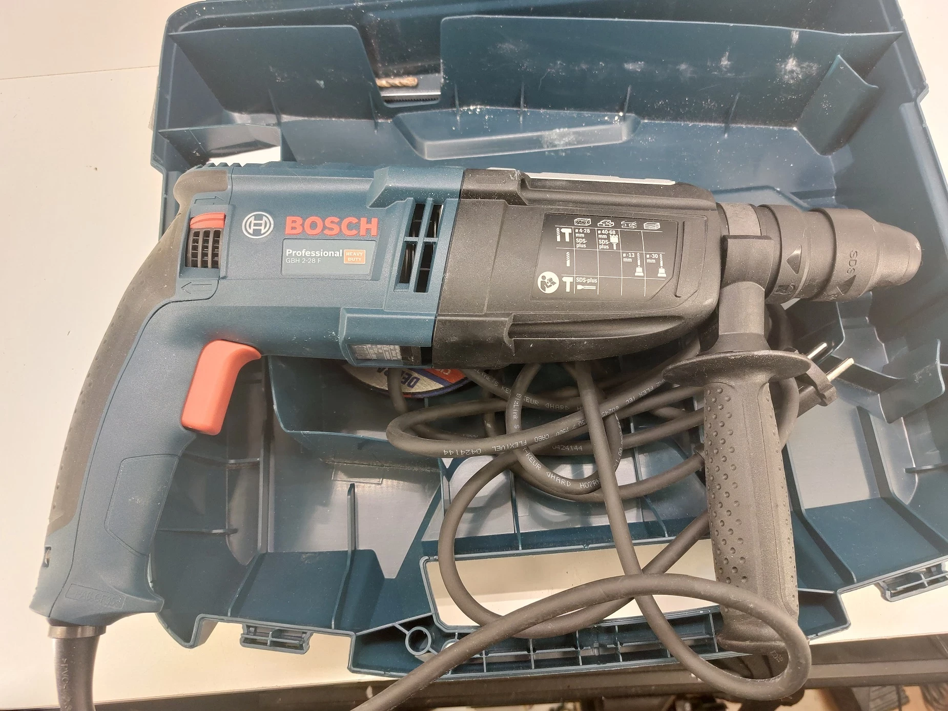 mlotowiertarka-bosch-sds-gbh-2-28-f-880w-typ-uchwytu-128474-1