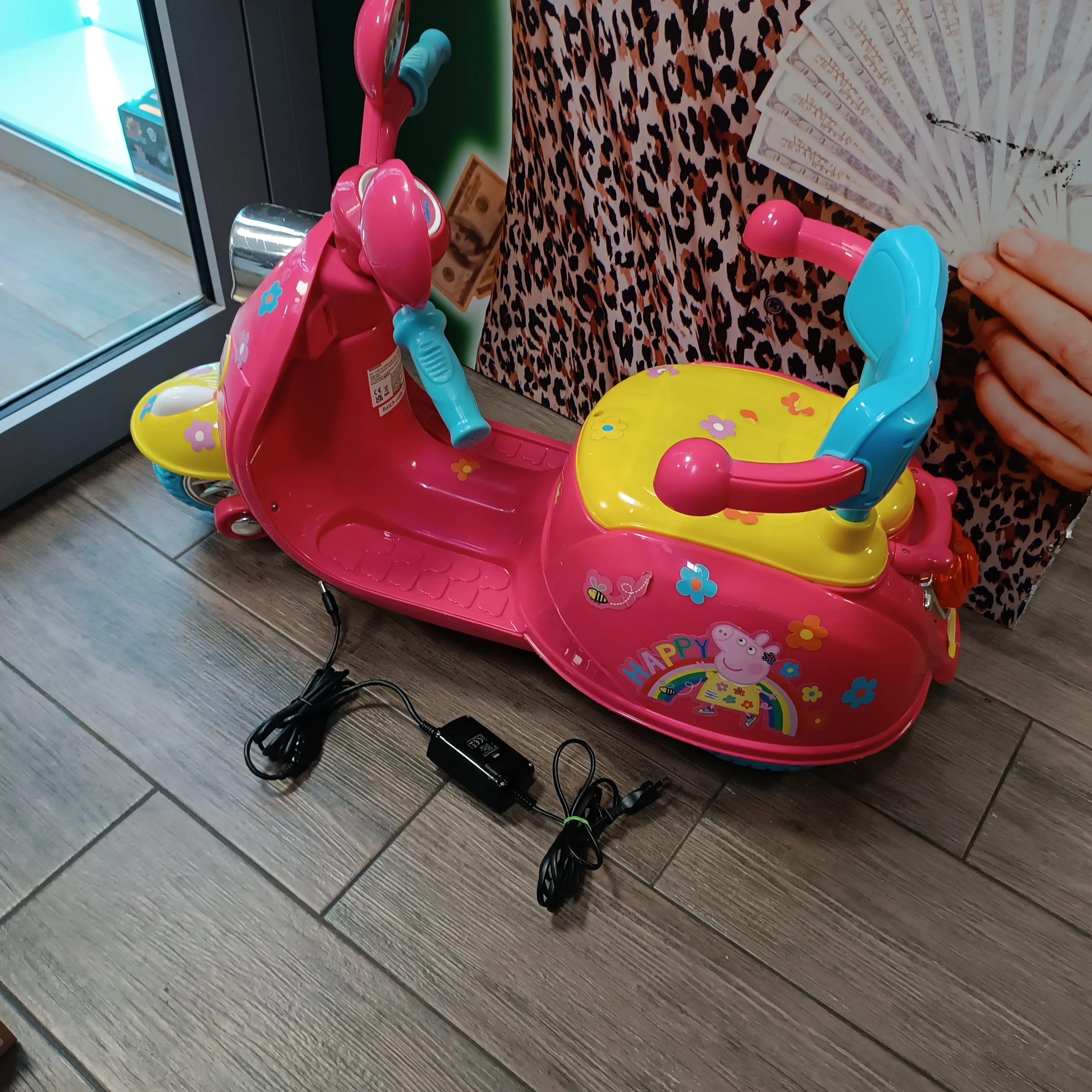 motocykl-na-akumulator-swinka-rozowy-dla-dziecka-peppa-pig-na-akumulator-stan-11323-2