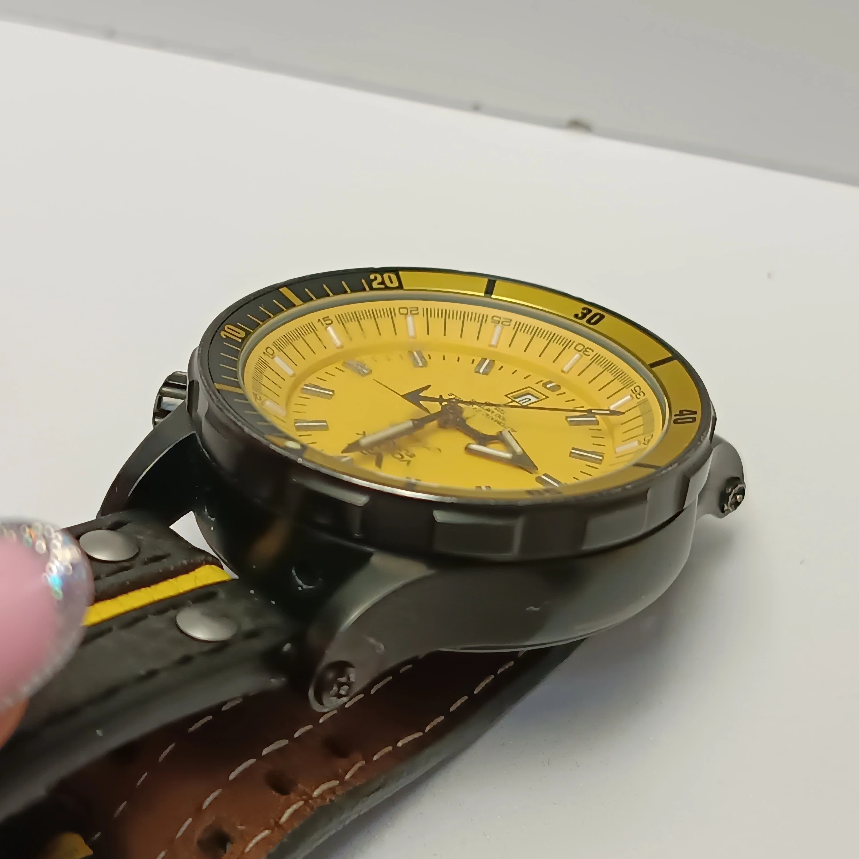 zegarek-vostok-europe-anchar-nh35a-5104144-ksztalt-koperty-129223-2