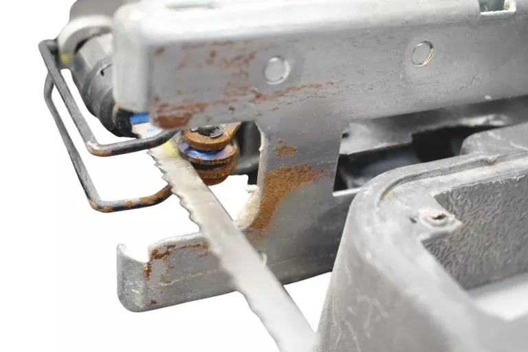 wyrzynarka-ryobi-rjs1050-mocowanie-brzeszczotu-205041-222245