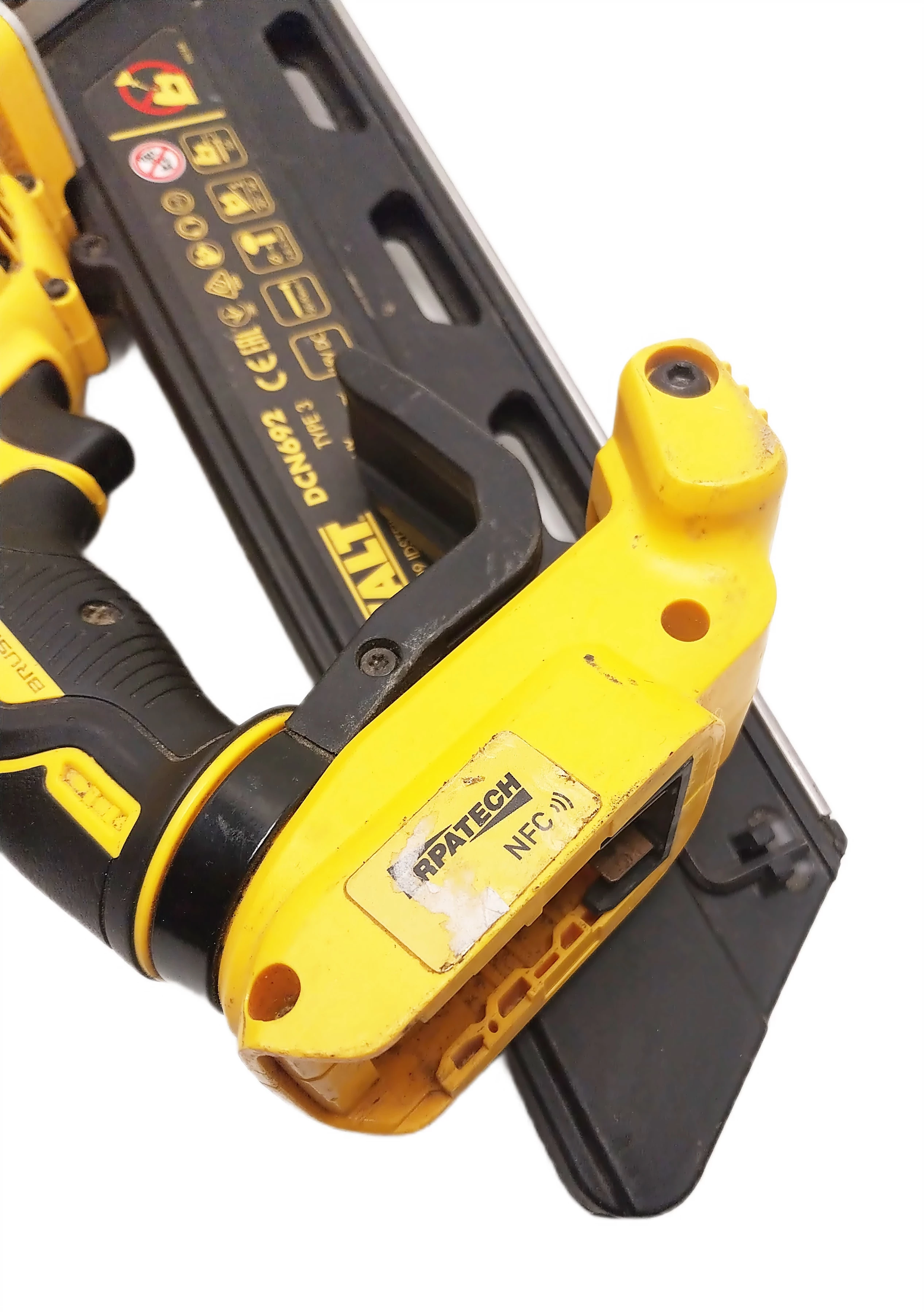 gwozdziarka-dewalt-dcn692-18v-body-napiecie-v-128551-6