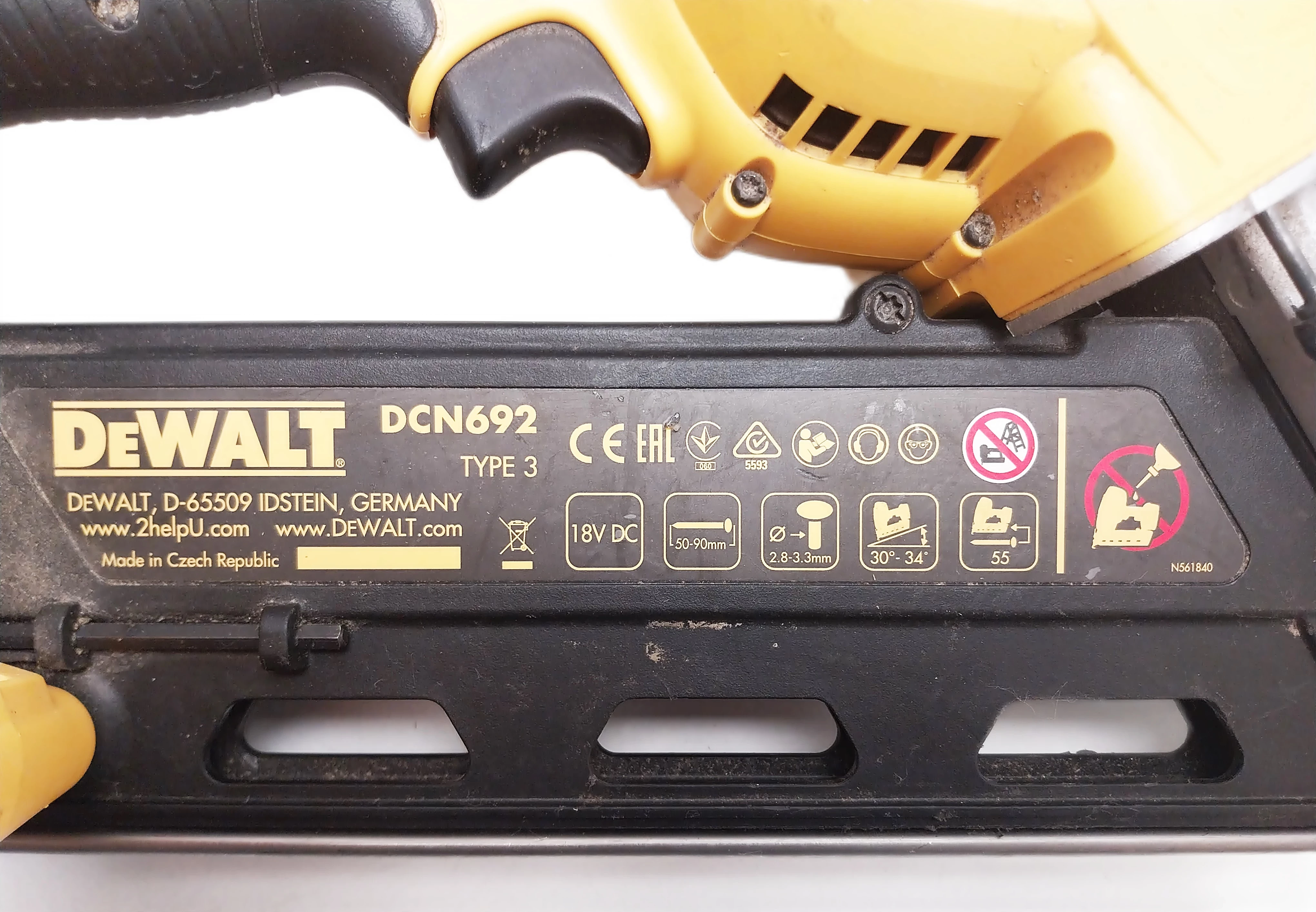 gwozdziarka-dewalt-dcn692-18v-body-waga-narzedzia-41